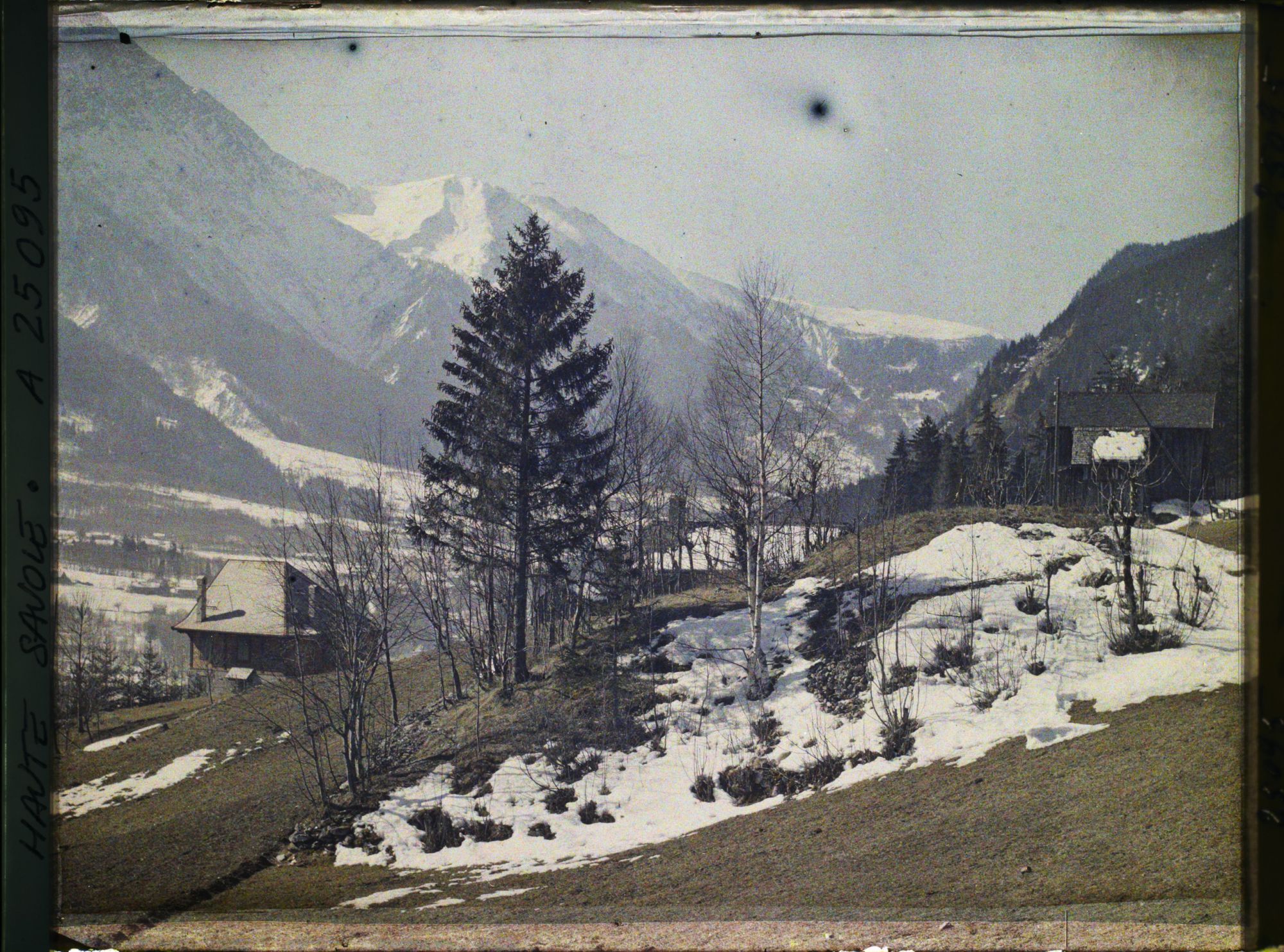 Image représentant France Les Alpes, Moussoux, Vallée de Chamonix, Paysage vers le Tricot et le Village des Moussoux