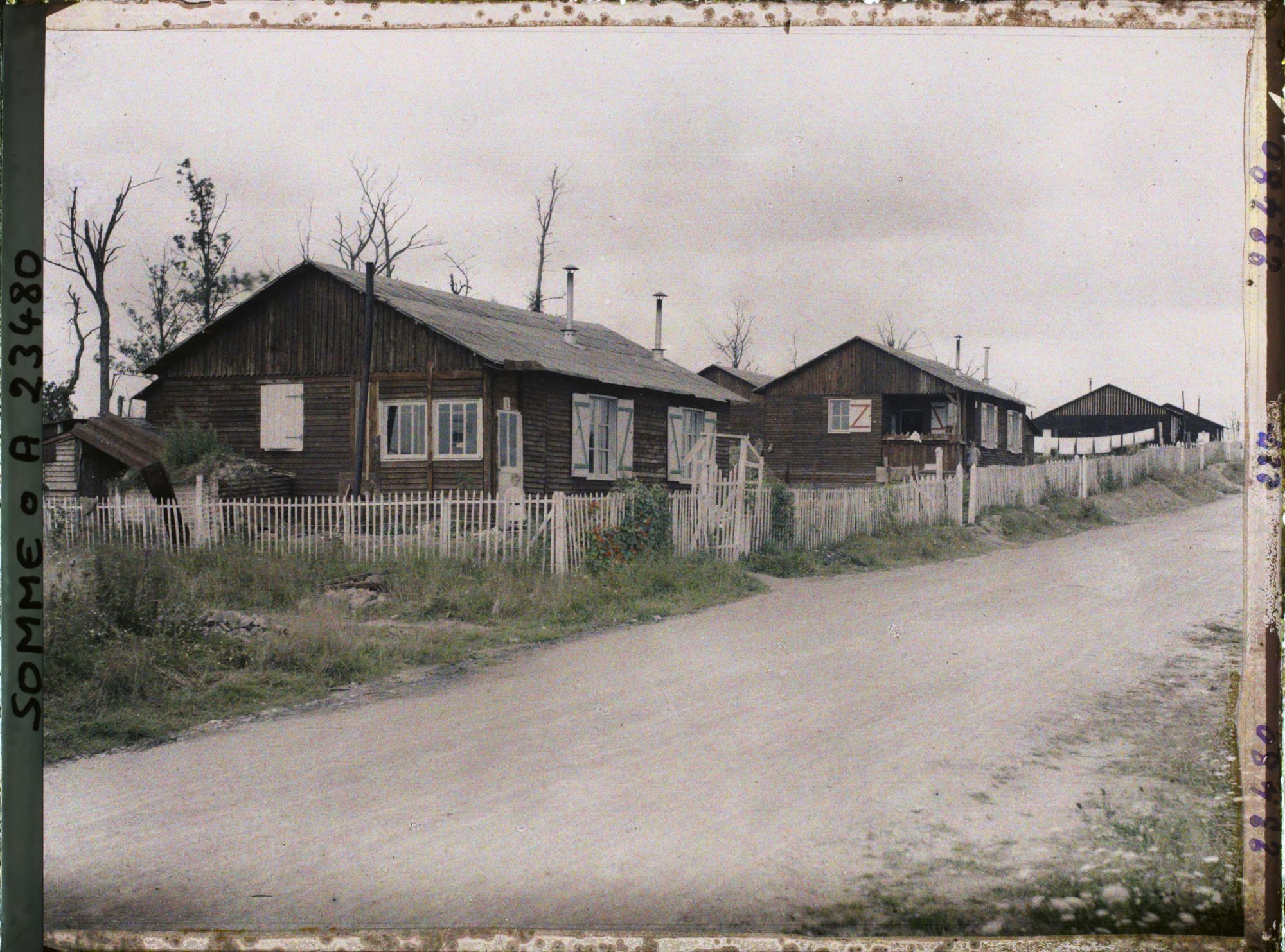 Image représentant France, Pont les Brie, Maisons en bois