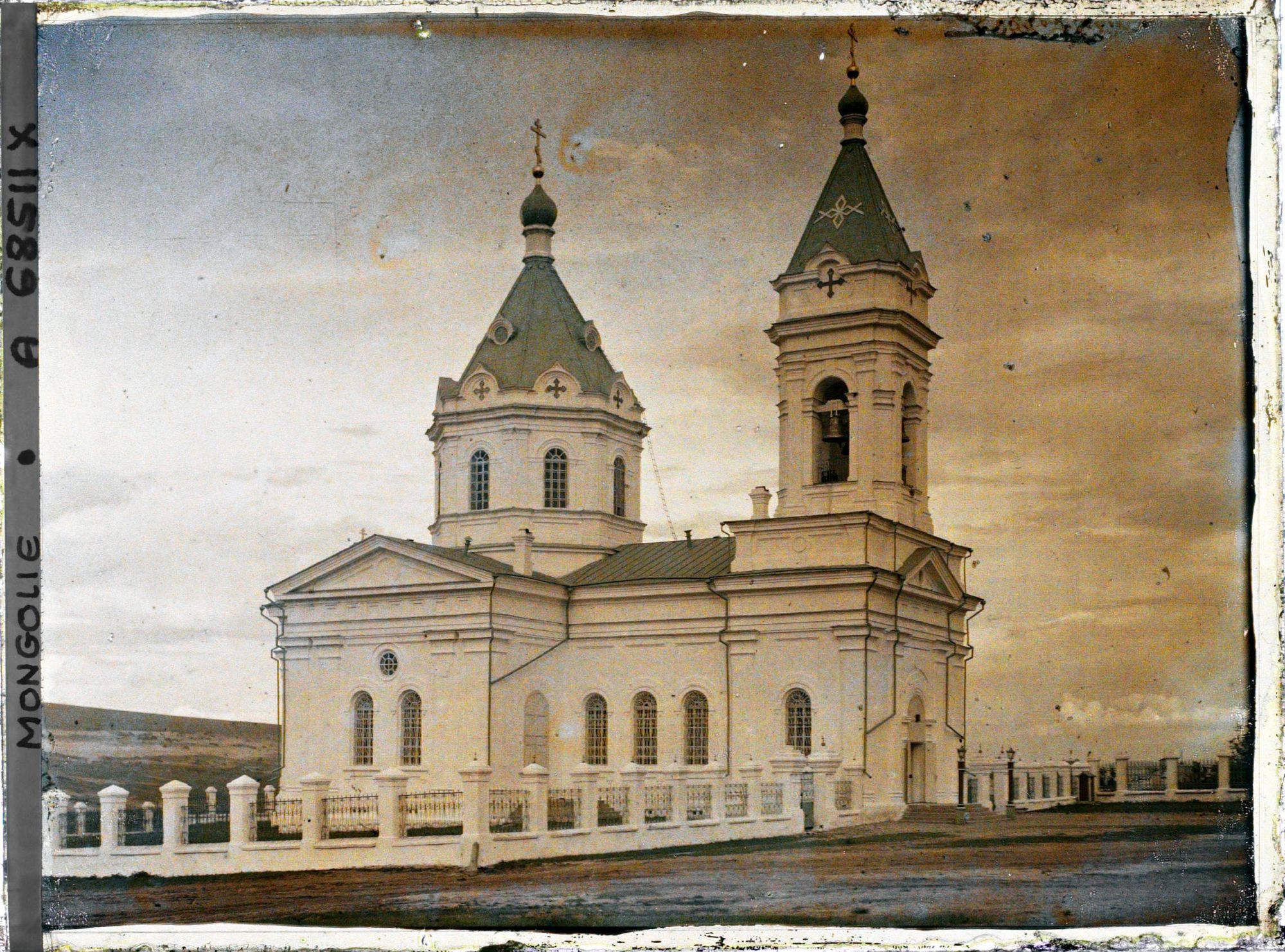 Image représentant L'église en pierre de la Dormition