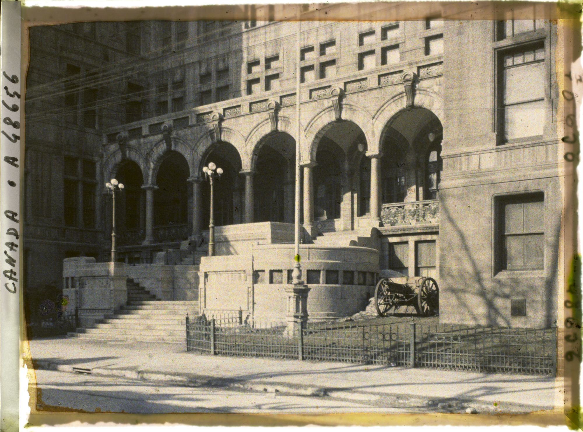 Image représentant Canada, Montréal, Entrée de l'Université de Montréal