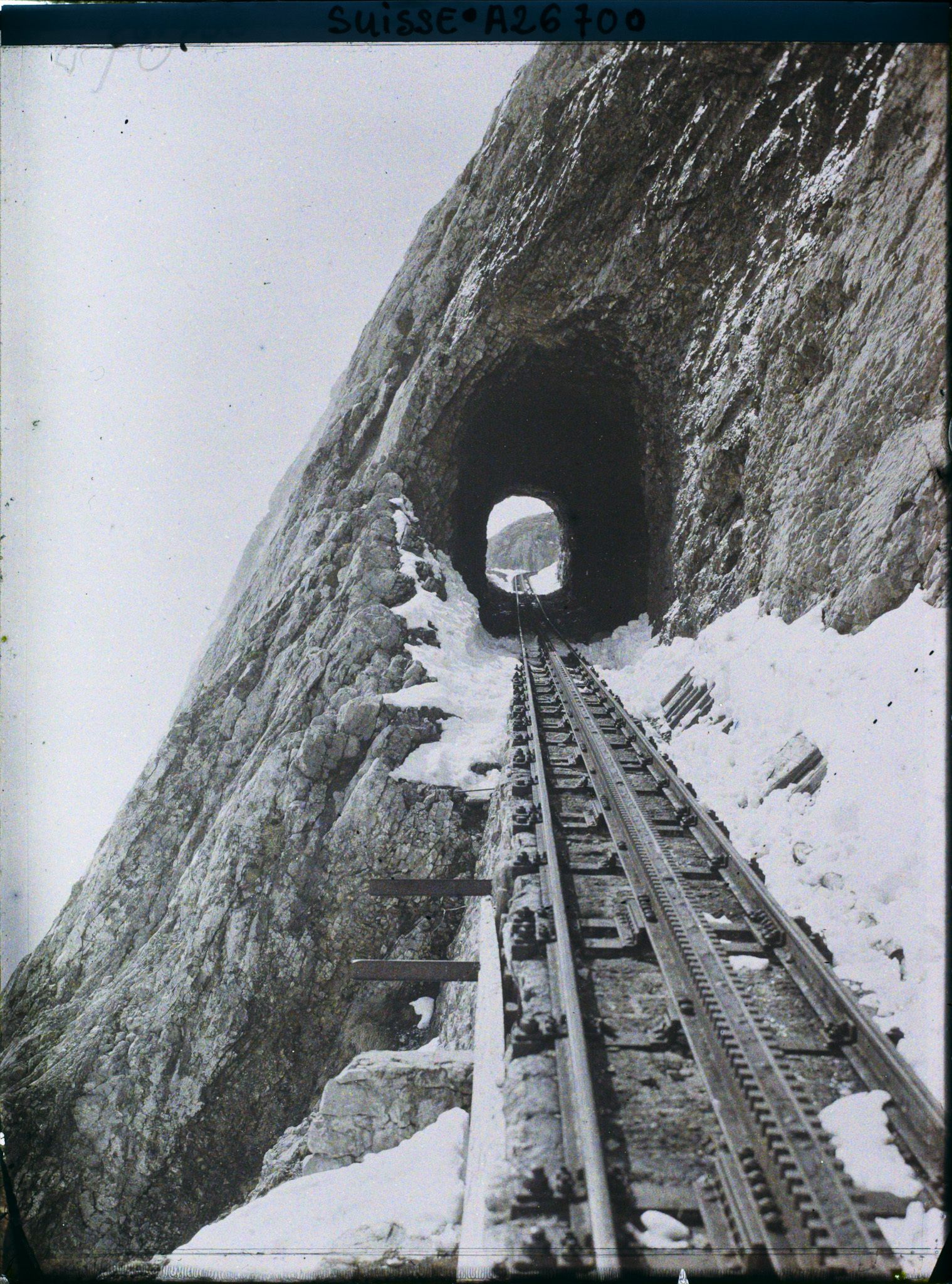 Image représentant Le tunnel de l'Esel sur la ligne du chemin de fer du mont Pilate
