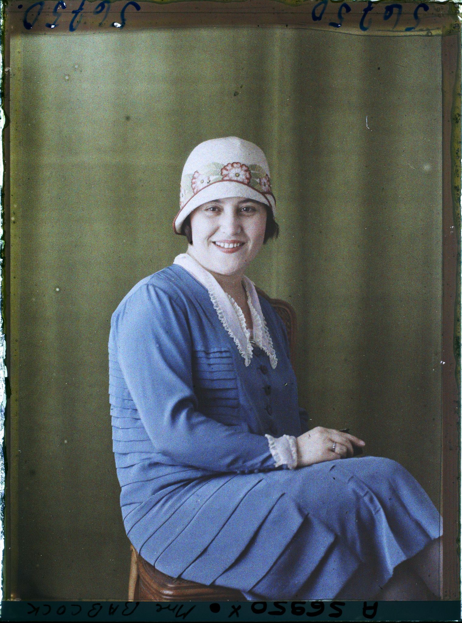 Image représentant https://musee-albert-kahn.s-museum.fr/home/NWQ2OTAwYzNmYjZlZTk1ZWQwODJmMjY4L2dlbmVyaWMtbm90aWNlLXRhYi9hdXRob3JpdHkvNjE3YTc5ZjVjZjhiODk2OGIzMzM3ZDIx/5d6900c3fb6ee95ed082f268/generic-notice-tab/authority/617a79ebcf8b8968b33367ce Madame Babcock