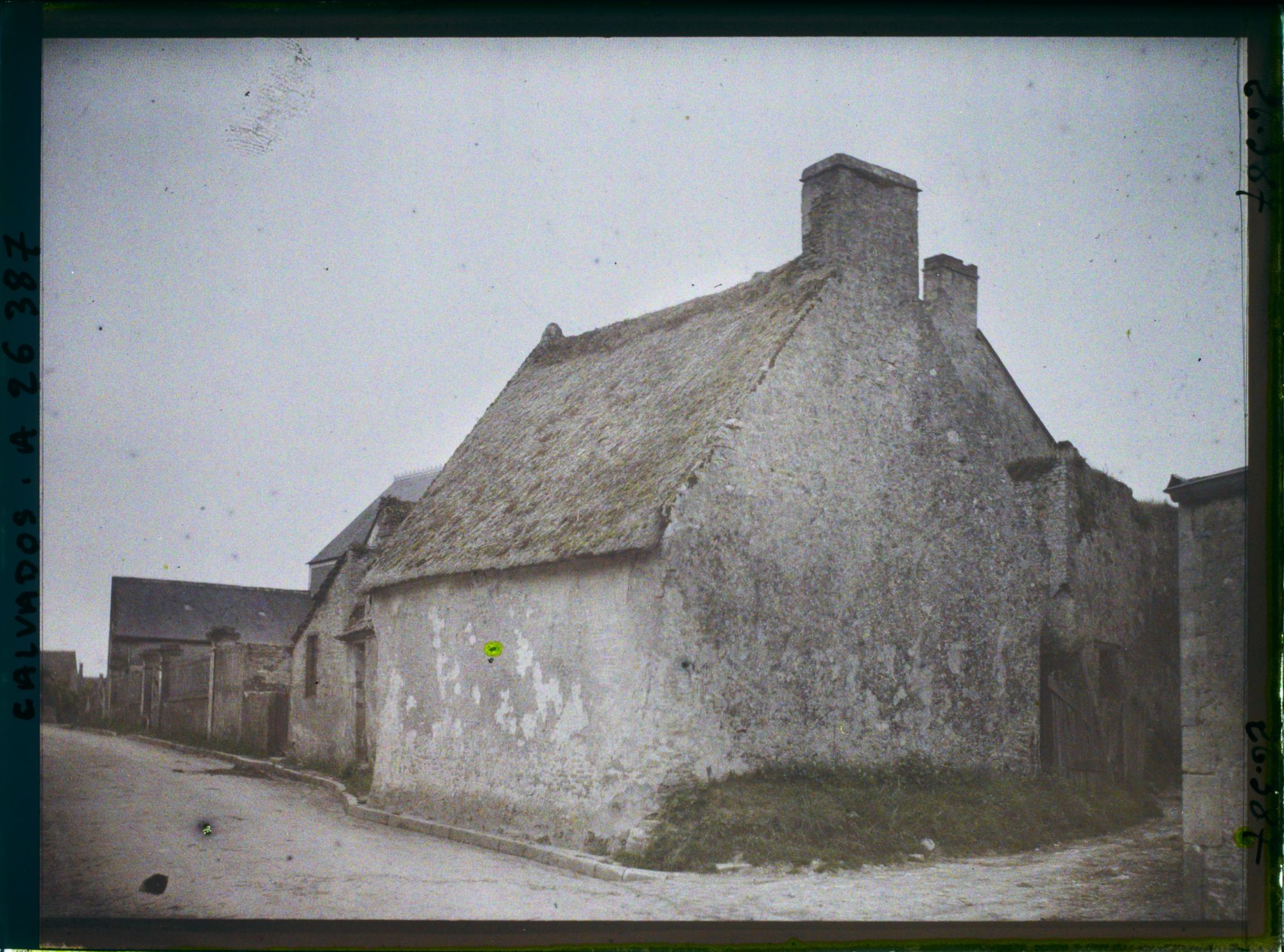 Image représentant Vieille maison à toit de chaume du XVe