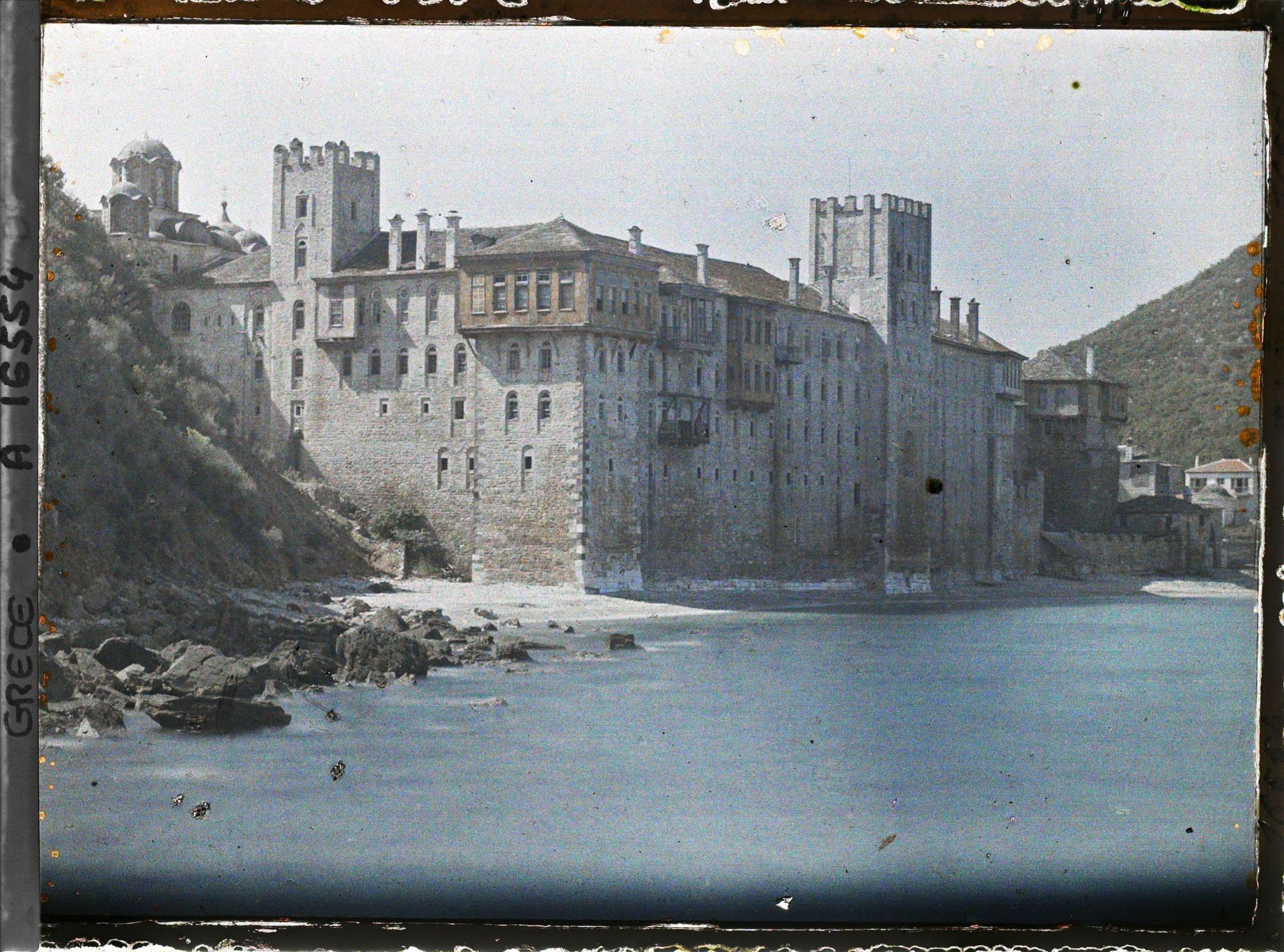 Image représentant Turquie, Esphigménou, Le Couvent au bord de la mer