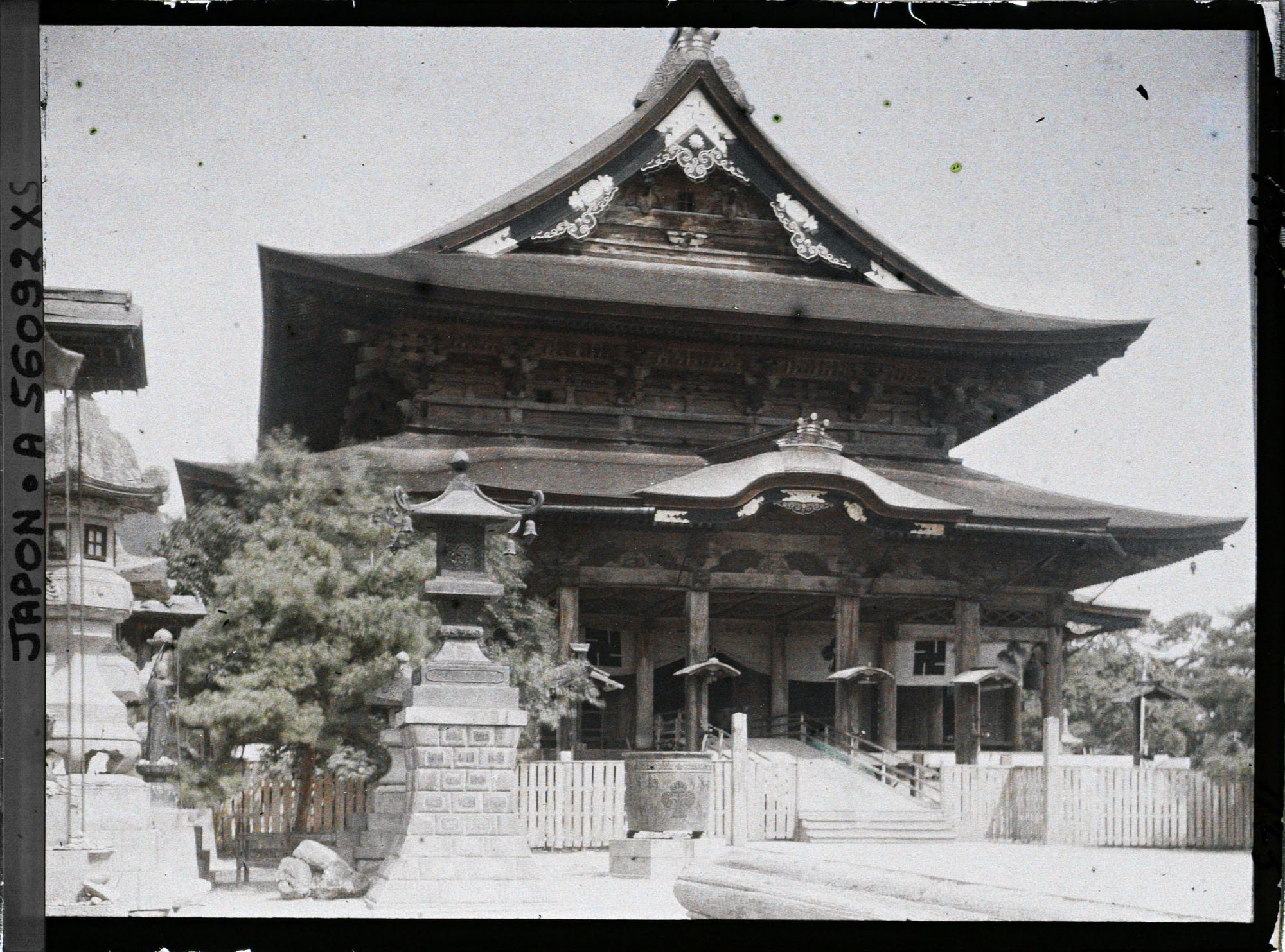 Image représentant Temple Zenko-ji : le Hondo (salle principale du temple)