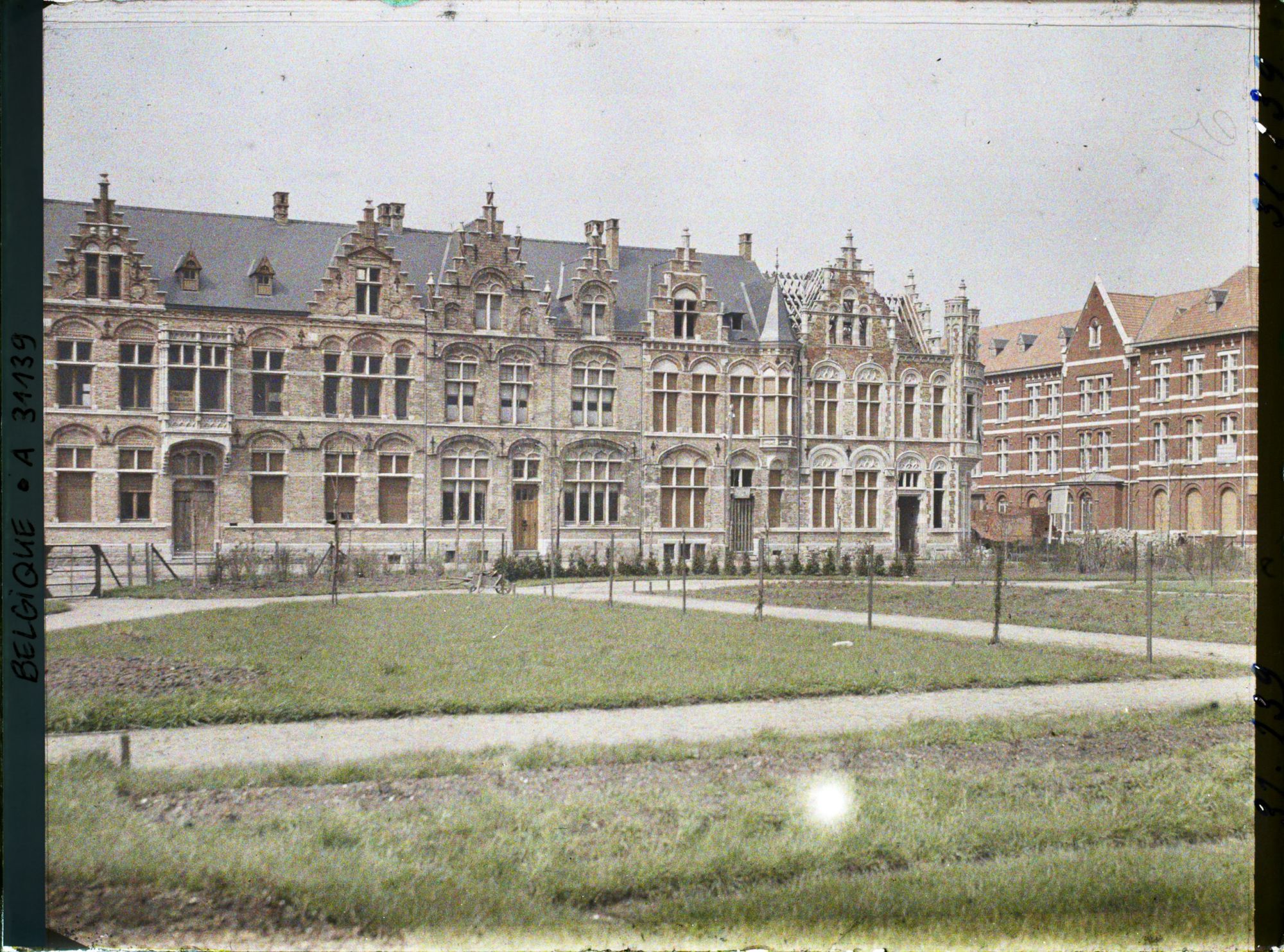 Image représentant Belgique, Ypres, Place de la Gare