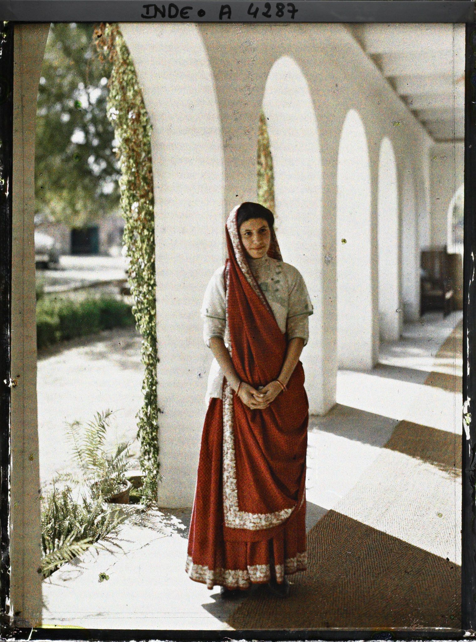 Image représentant Une jeune fille parsie