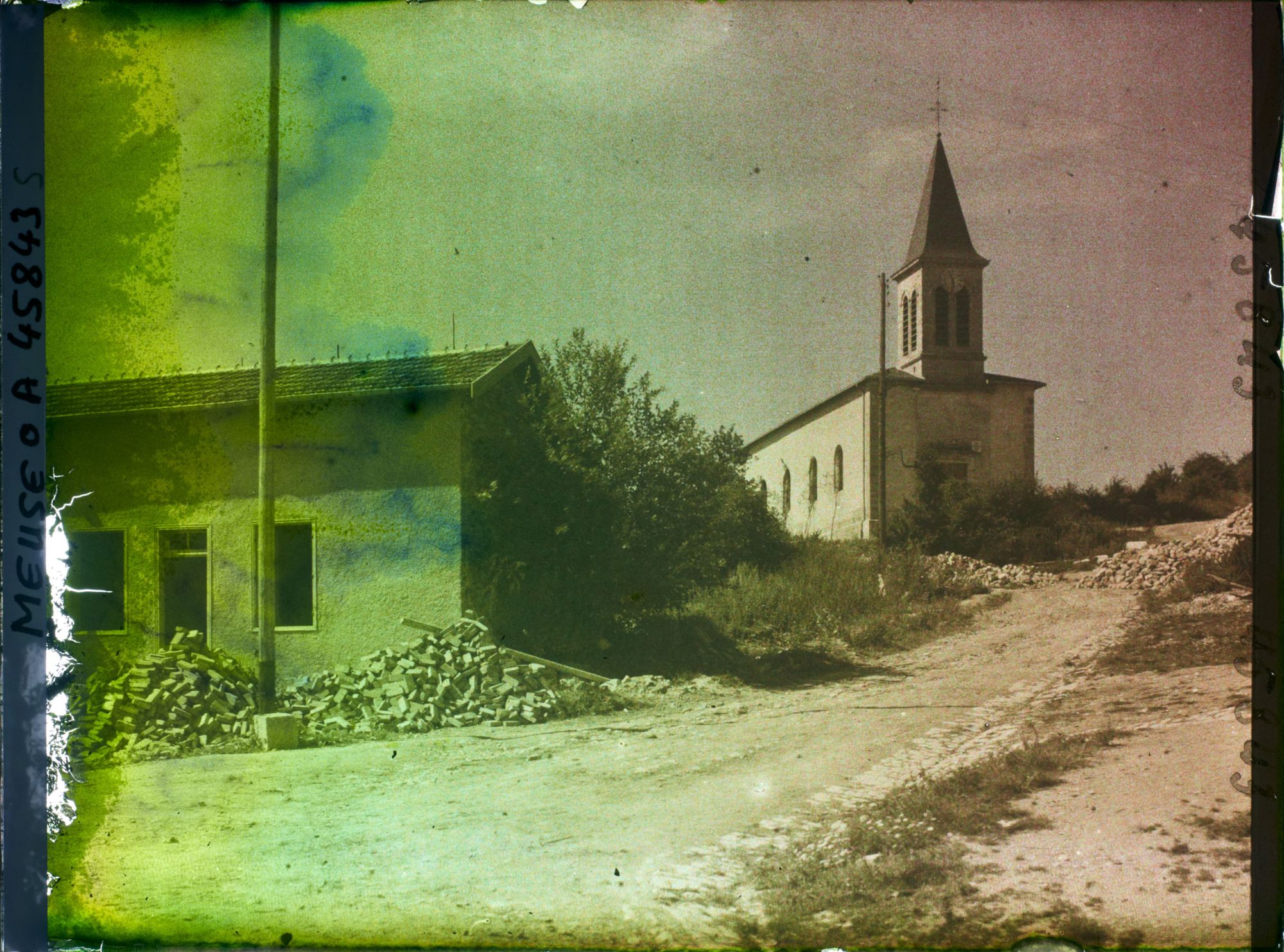Image représentant France, Montsec, Vue vers l'Eglise