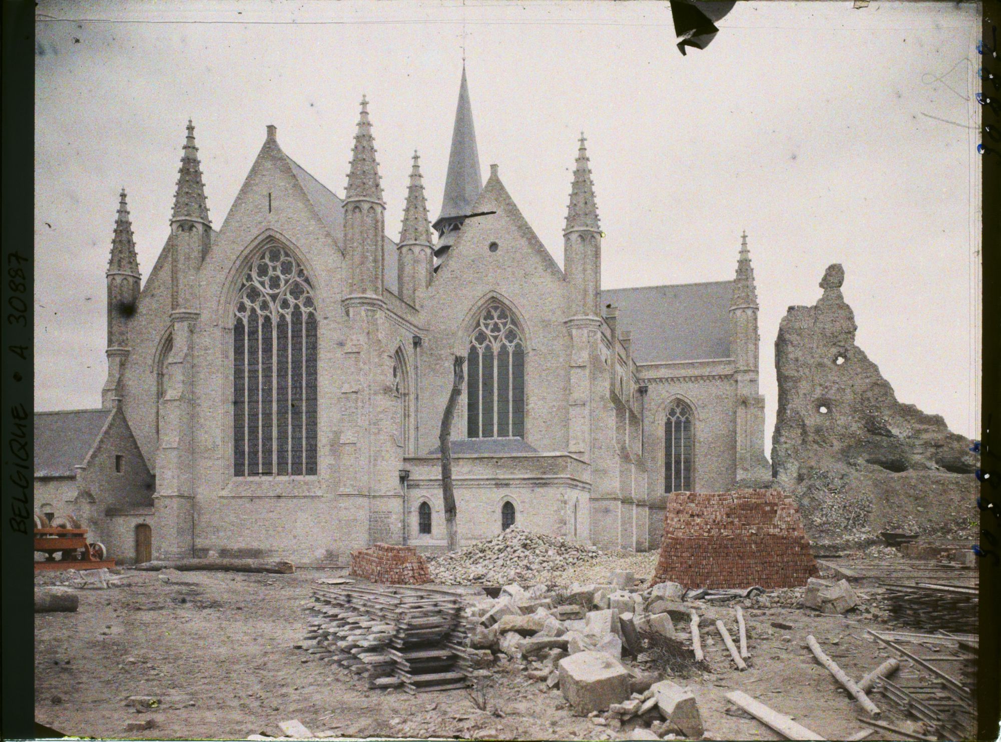 Image représentant Belgique, Nieuport, Abside de l'Eglise reconstruite
