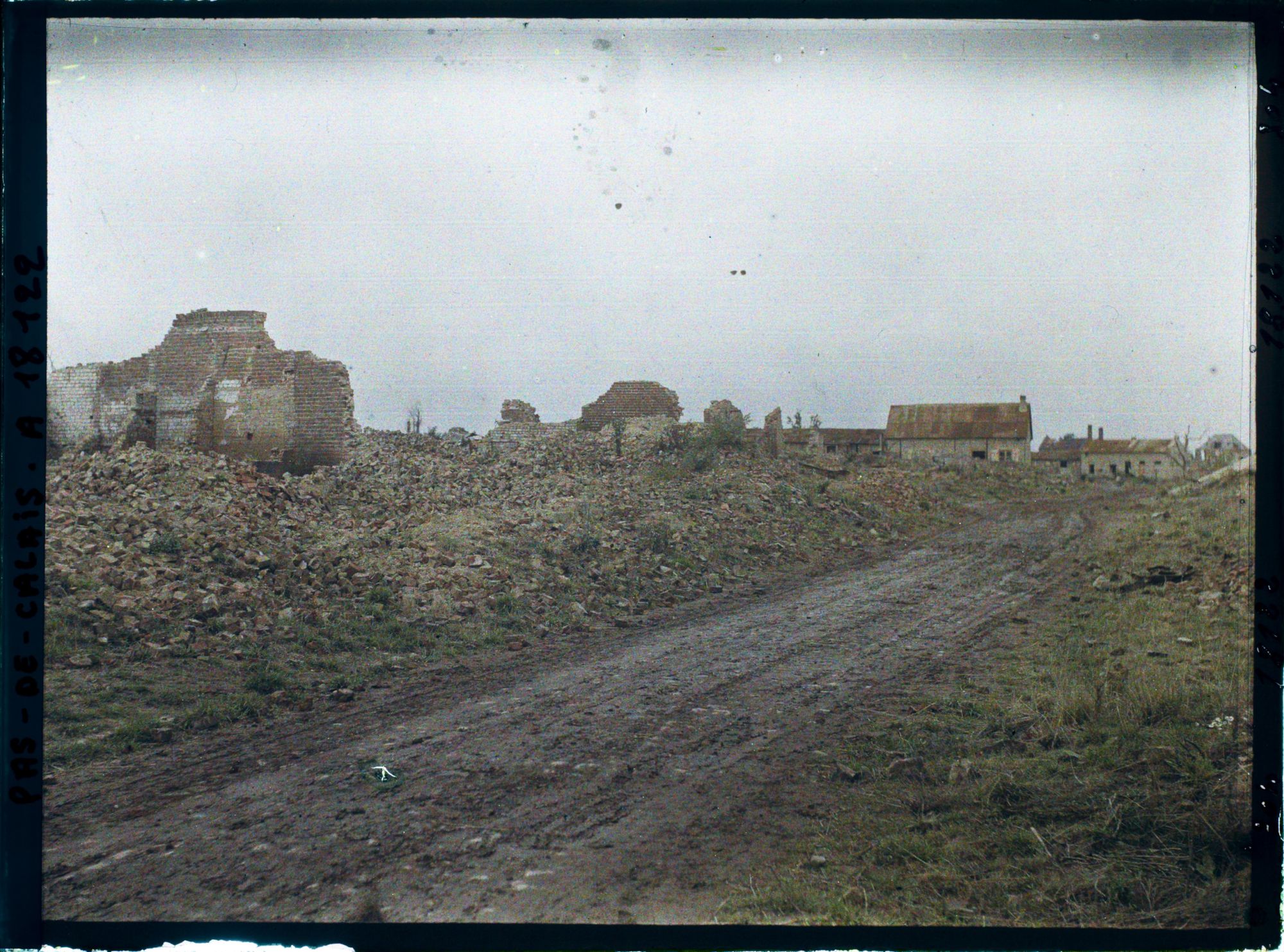 Image représentant France, Drocourt, L'entrée de Drocourt en venant de Douai