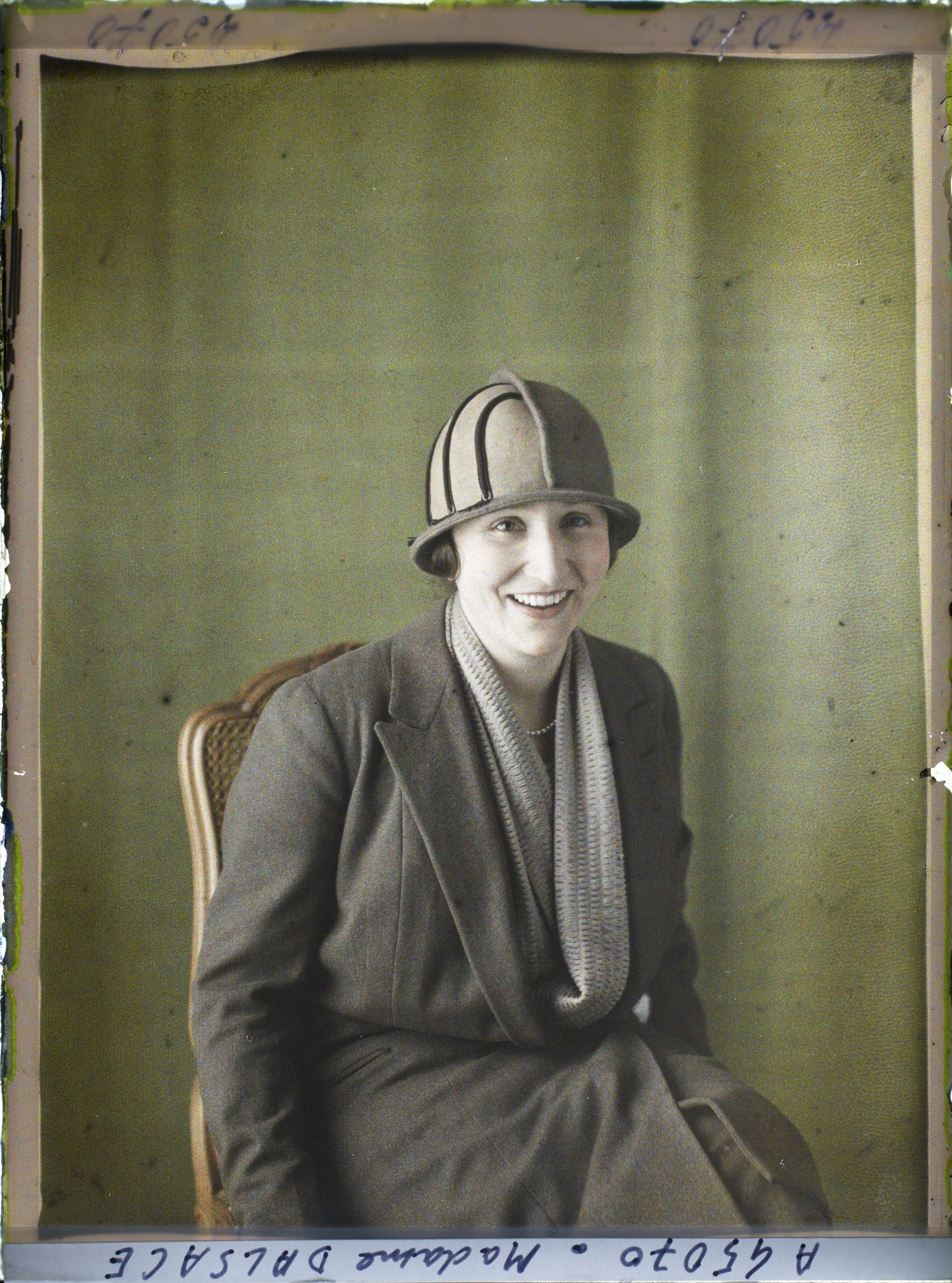 Image représentant Madame  https://musee-albert-kahn.s-museum.fr/home/NWQ2OTAwYzNmYjZlZTk1ZWQwODJmMjY4L2dlbmVyaWMtbm90aWNlLXRhYi9hdXRob3JpdHkvNjE3YTc5ZjVjZjhiODk2OGIzMzM3ZDIx/5d6900c3fb6ee95ed082f268/generic-notice-tab/authority/617a79ebcf8b8968b3336b21 Annie Dalsace