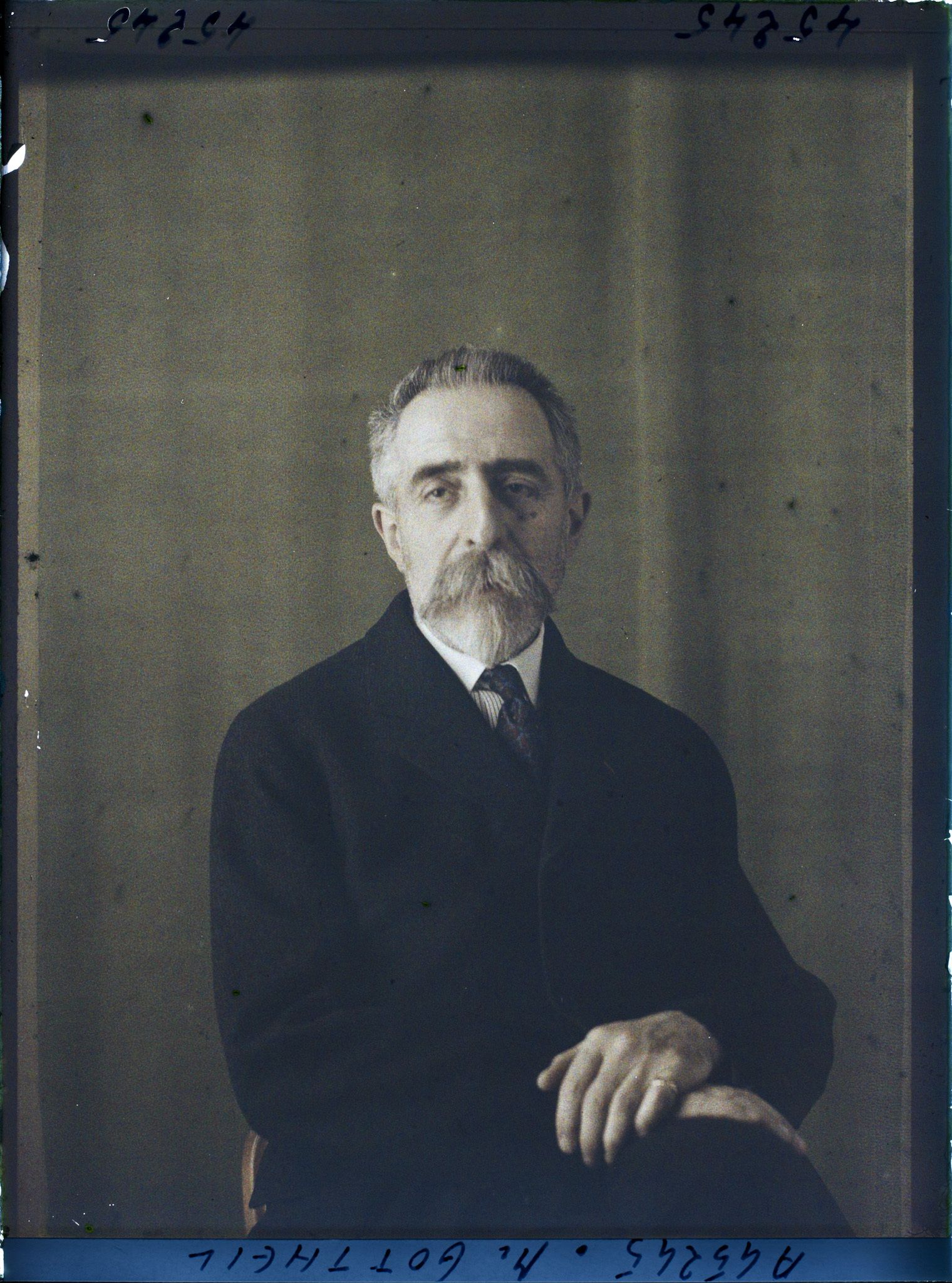 Image représentant https://musee-albert-kahn.s-museum.fr/home/NWQ2OTAwYzNmYjZlZTk1ZWQwODJmMjY4L2dlbmVyaWMtbm90aWNlLXRhYi9hdXRob3JpdHkvNjE3YTc5ZjVjZjhiODk2OGIzMzM3ZDIx/5d6900c3fb6ee95ed082f268/generic-notice-tab/authority/617a79ebcf8b8968b3336dce Monsieur Richard Horatio Gottheil