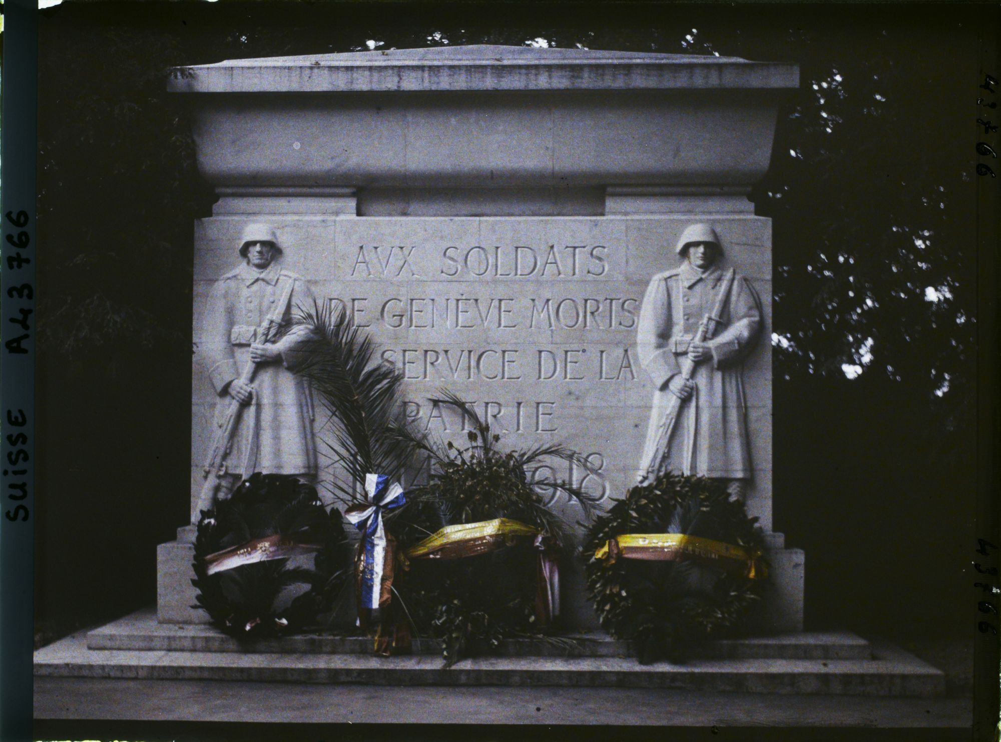 Image représentant Le monument aux Morts dans le parc Mon Repos