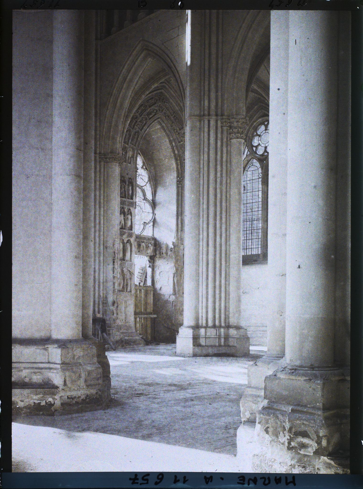 Image représentant France, Reims, Cathédrale, Intérieur du Porche droit