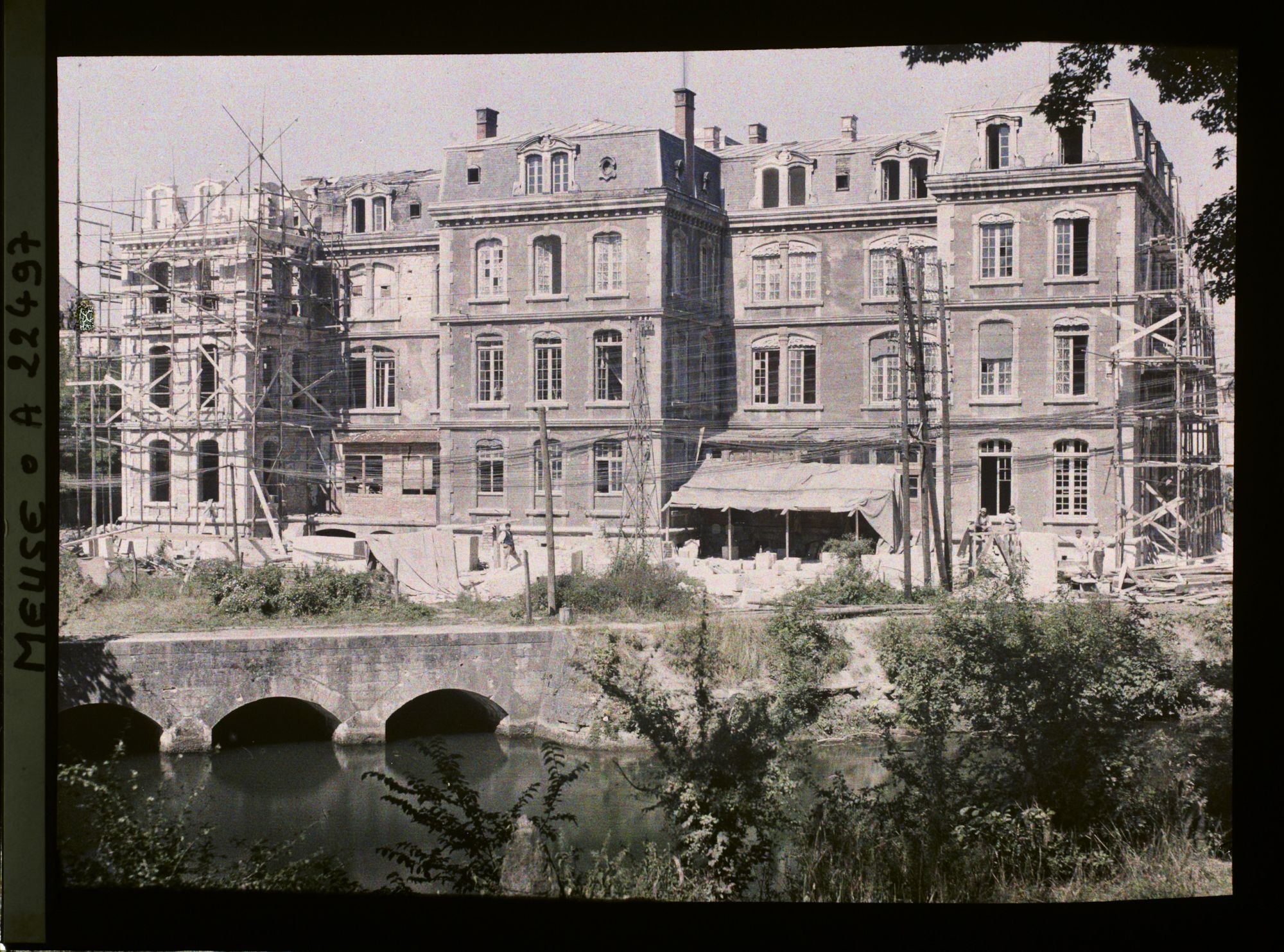 Image représentant France, Verdun, Reconstruction du Cercle Militaire