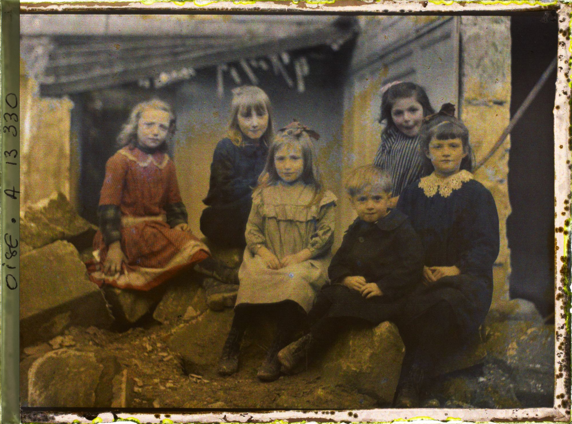 Image représentant France, Noyon, Groupe de petits Noyonnais