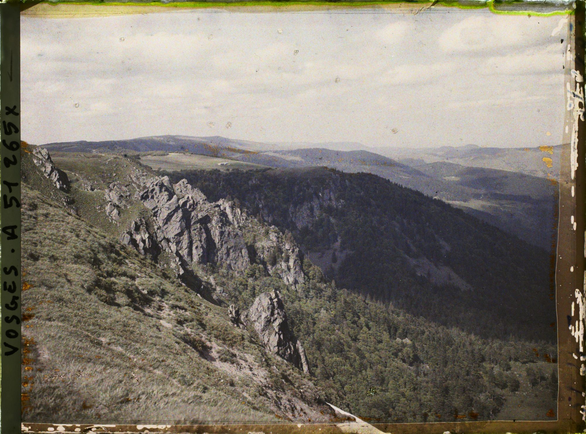 Image représentant Alsace, Houhneck, Les Rochers de Fraukental vu des pentes Nord du Honhneck