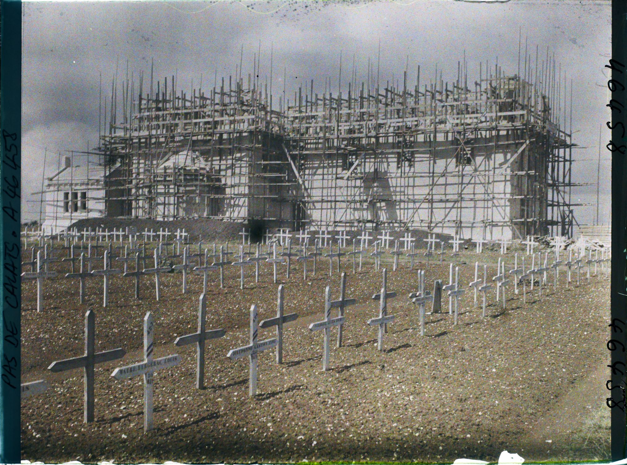 Image représentant France, Ne De de Lorette, La Chapelle en construction