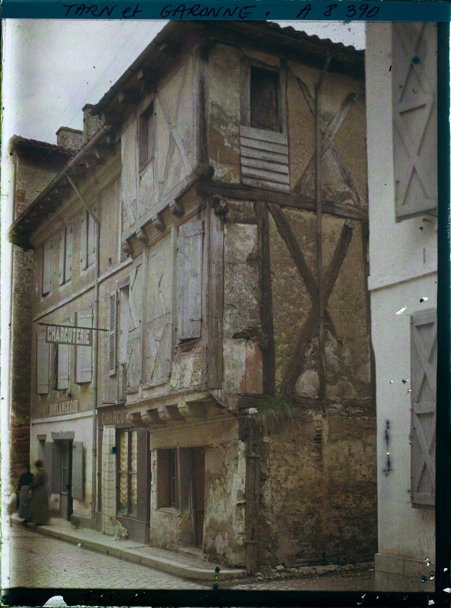 Image représentant Une maison rue Guileran avec boulangerie et charcuterie