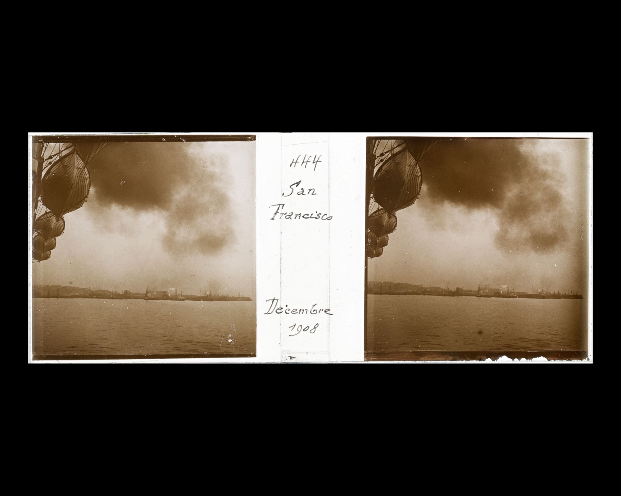 Image représentant Le port vu du Mongolia au moment du départ