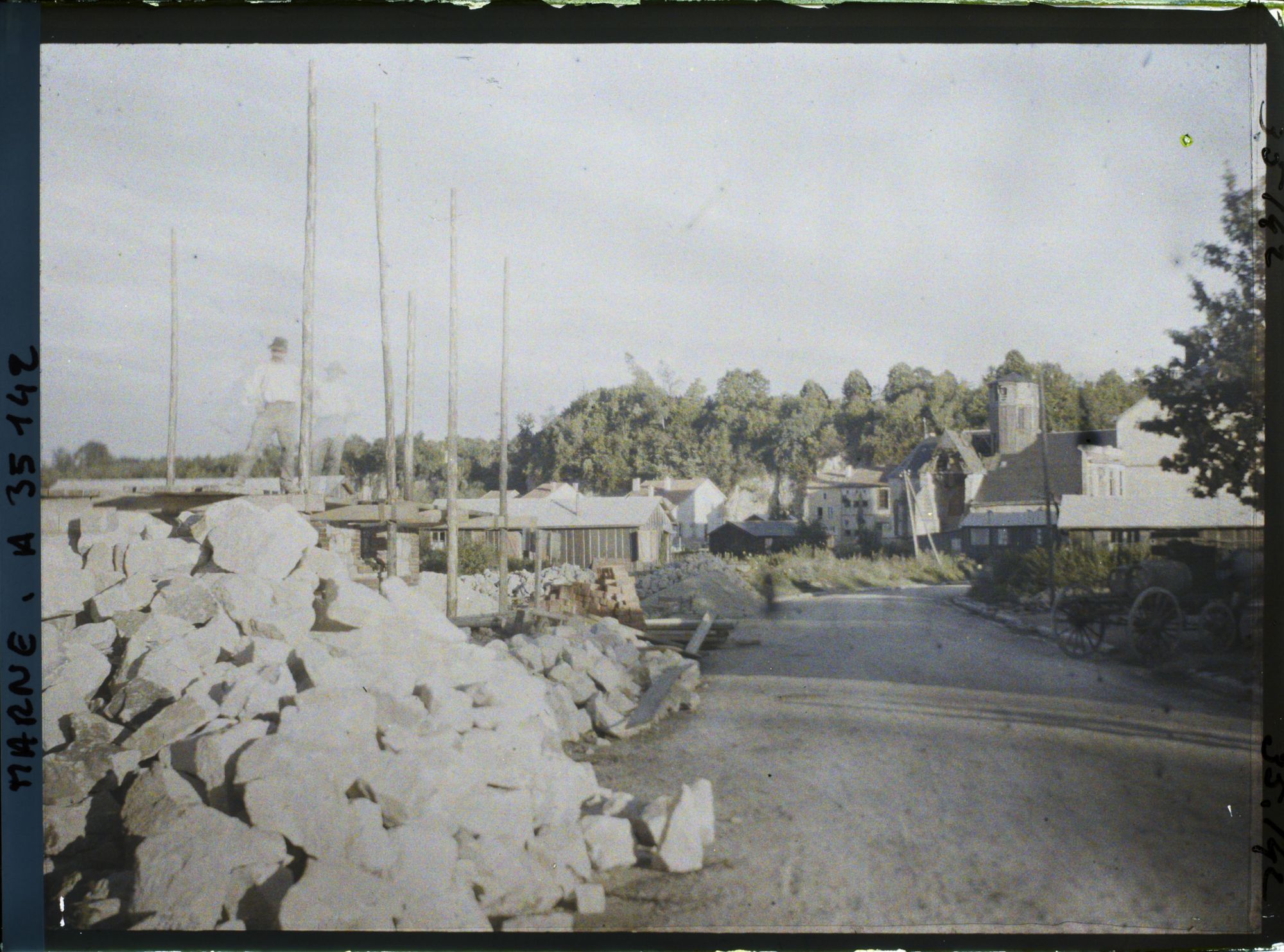 Image représentant France, Vienne le Château , Chantier sur la route de Binarville
