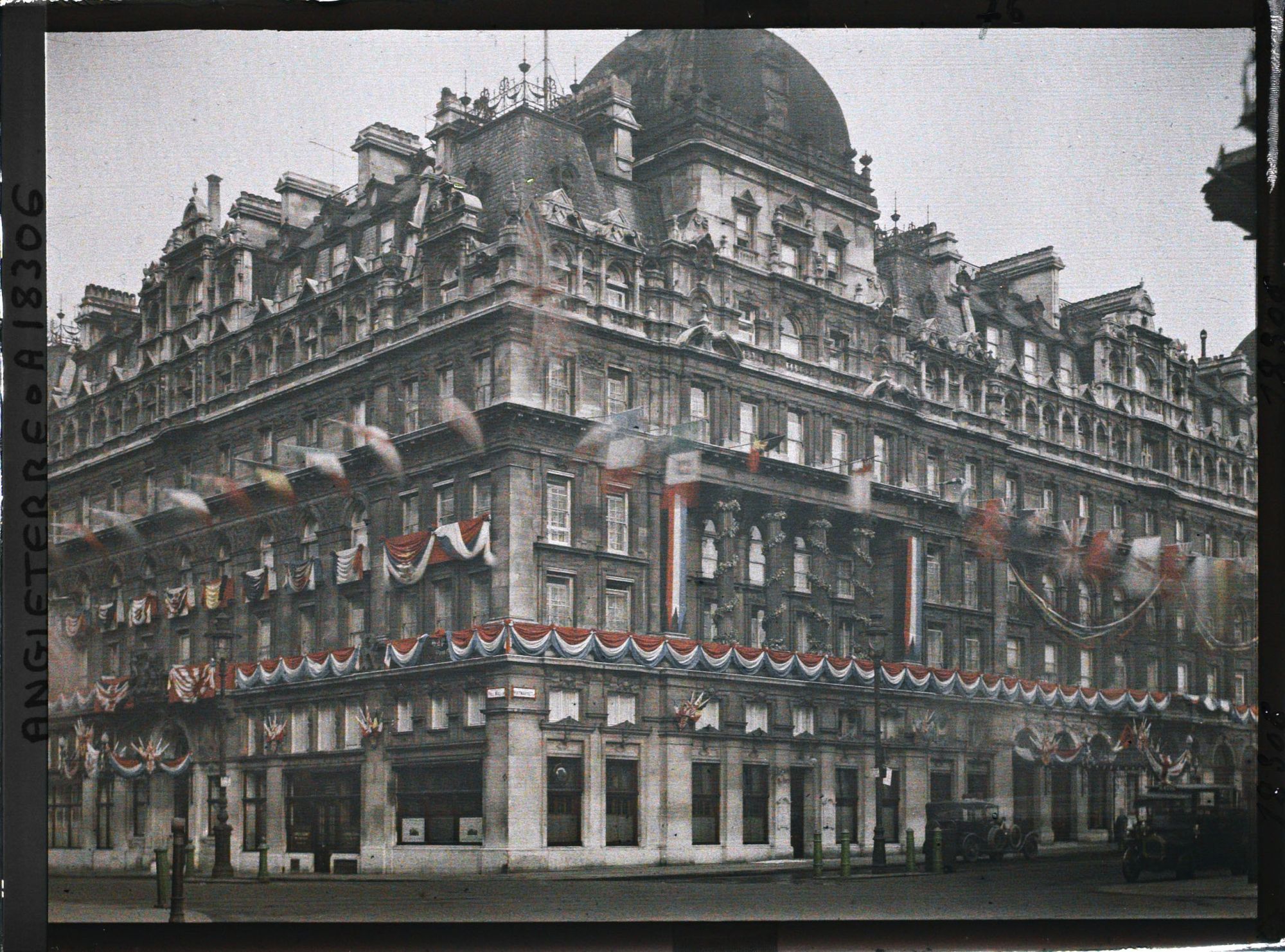 Image représentant L'hôtel Carlton à l'angle de Pall Mall et Haymarket