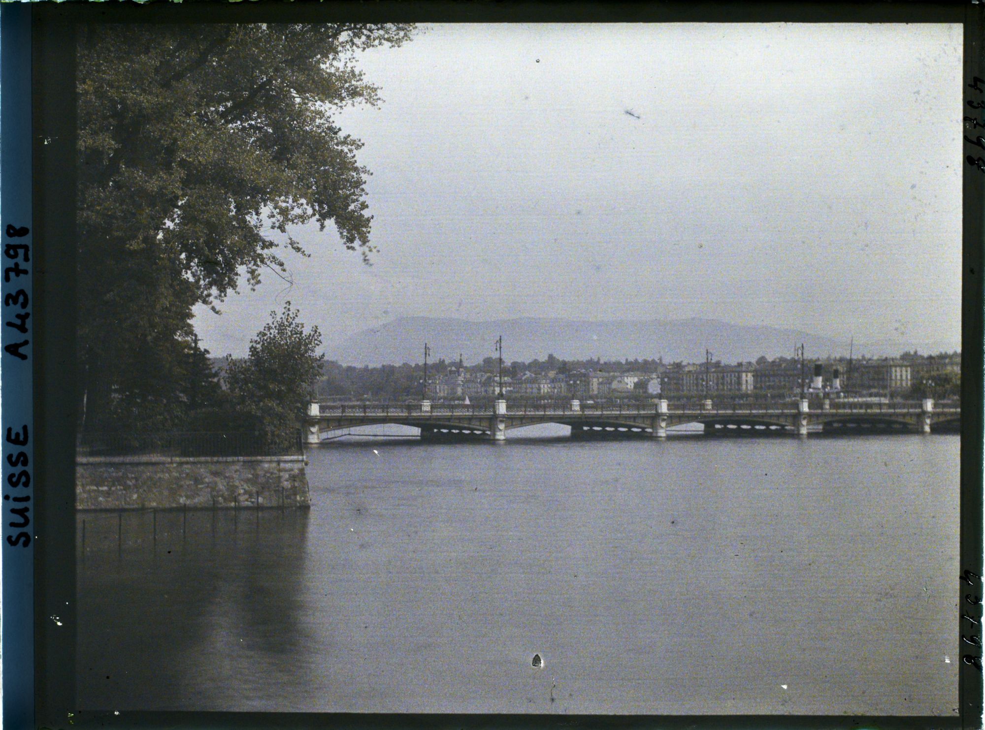 Image représentant Le pont du Mont-Blanc, la rade et le Léman