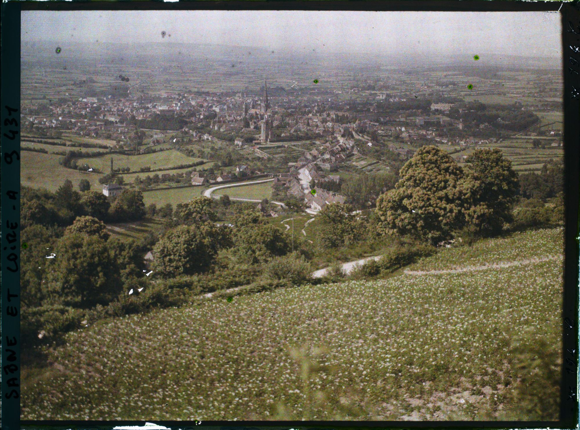 Image représentant Panorama depuis les hauteurs du sud de la ville sur la route de la Chicolle et de Montjeu