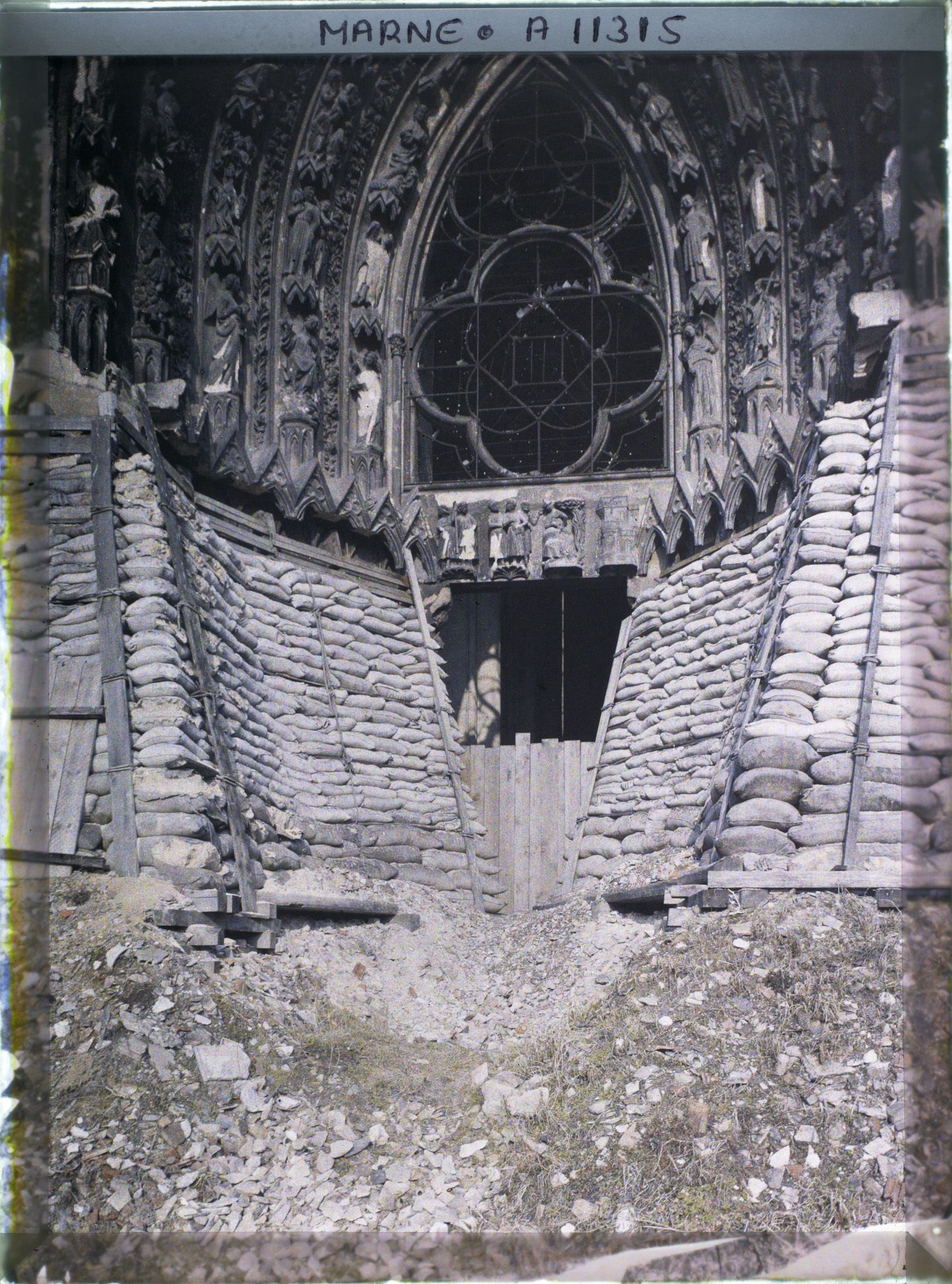 Image représentant Détail du portail gauche de la cathédrale