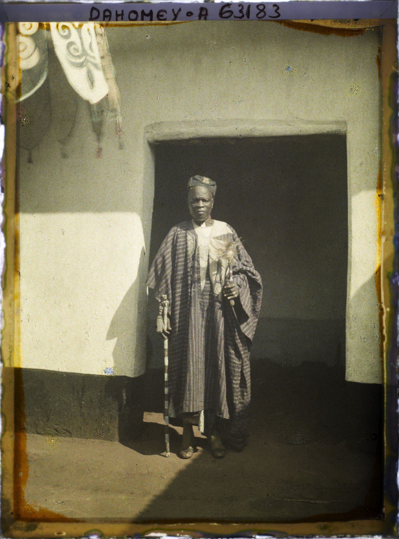 Image représentant Le roi Agouloyé (Nagô) et les insignes de pouvoirs