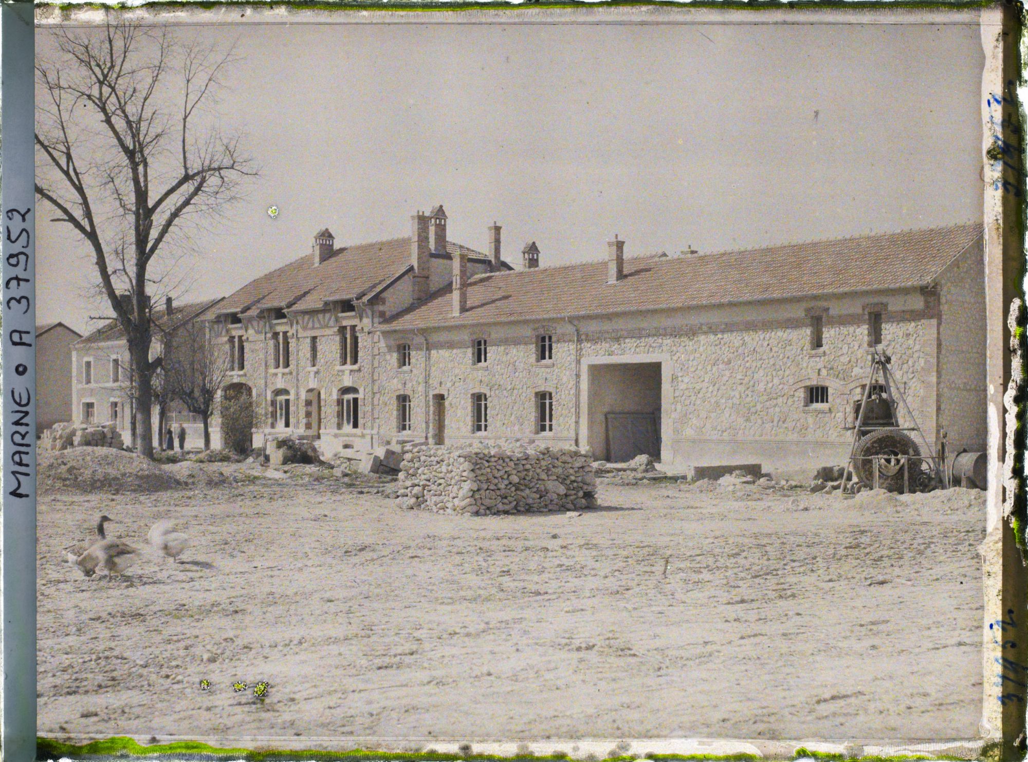 Image représentant France, Beine, Ferme et nouvelles maisons