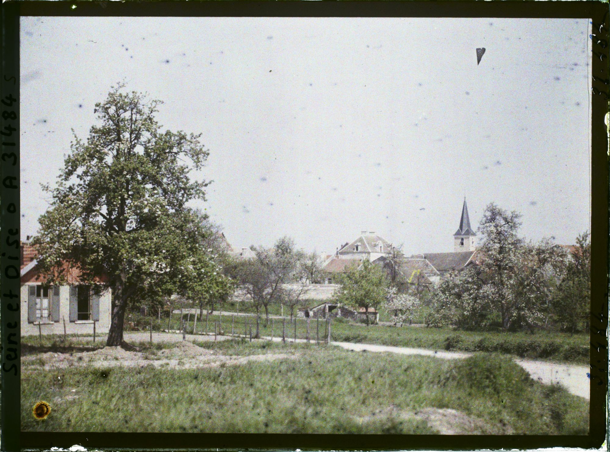 Image représentant France, Fontenay-Fleuri, Paysage sur Fontenay, vue prise du chemin Vicinal (S.E de Fontenay, Directn St. Cyr
