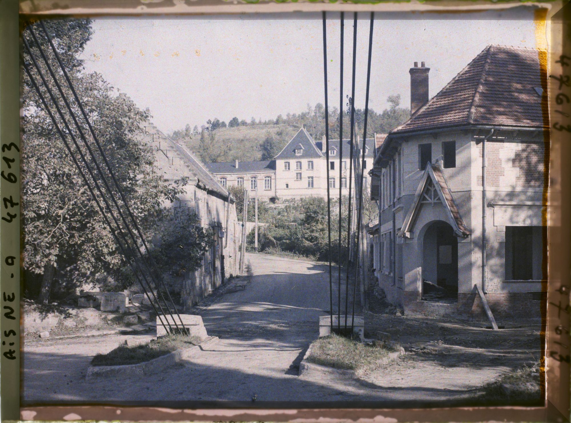Image représentant France, Pommiers, Vue vers la nouvelle Mairie