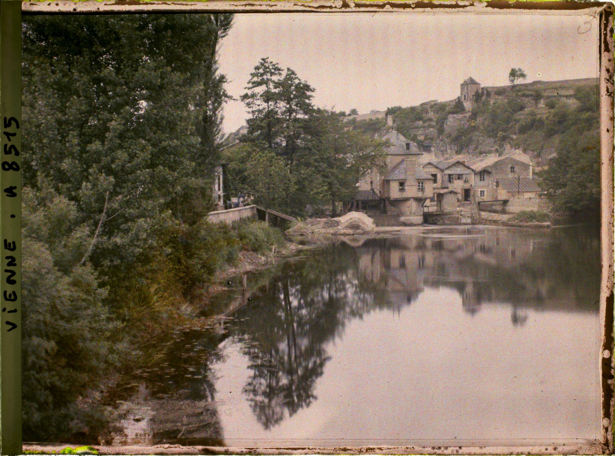 Image représentant Un moulin sur le Clain