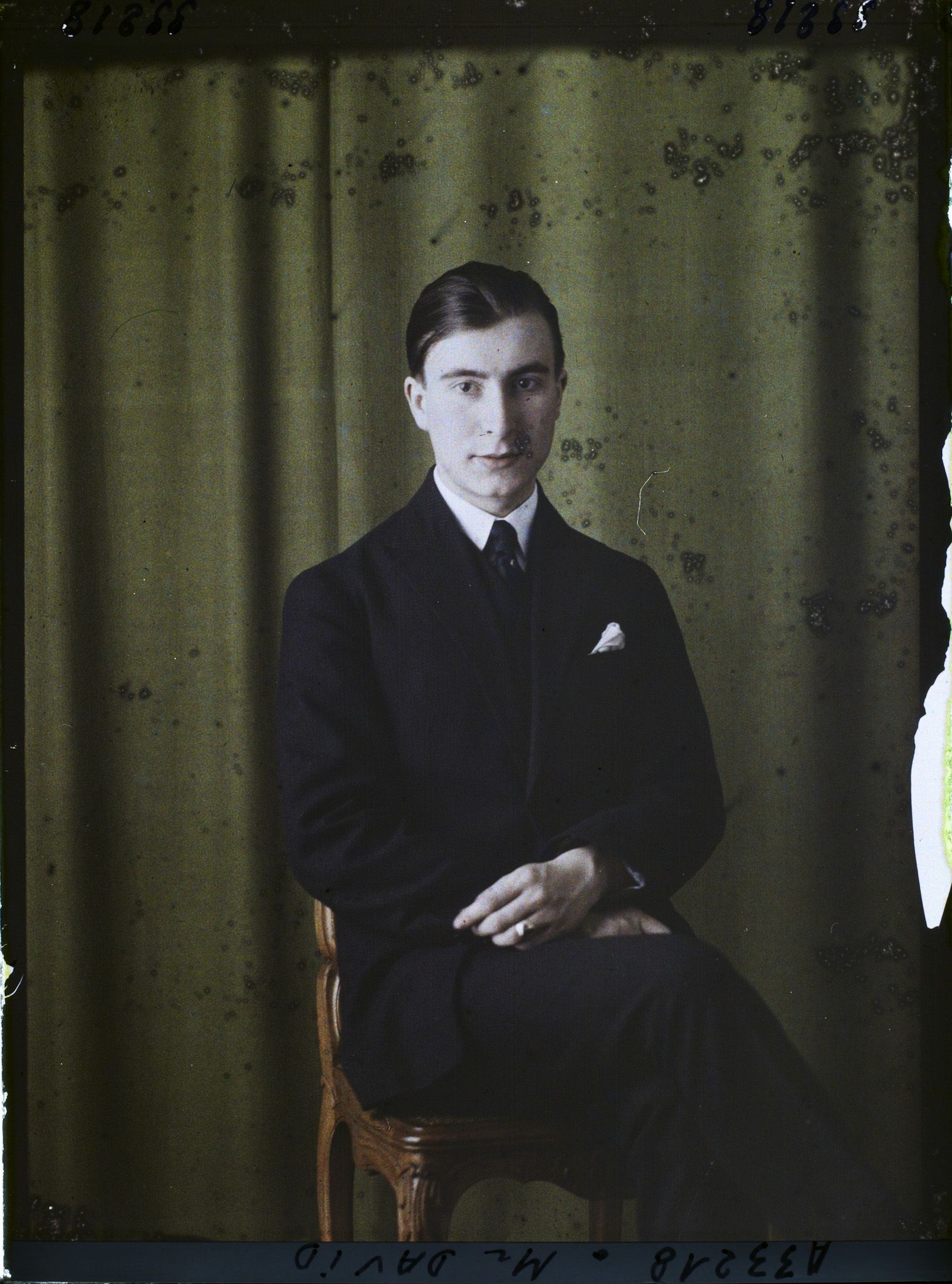 Image représentant https://musee-albert-kahn.s-museum.fr/home/NWQ2OTAwYzNmYjZlZTk1ZWQwODJmMjY4L2dlbmVyaWMtbm90aWNlLXRhYi9hdXRob3JpdHkvNjE3YTc5ZjVjZjhiODk2OGIzMzM3ZDIx/5d6900c3fb6ee95ed082f268/generic-notice-tab/authority/617a79ebcf8b8968b3336b33 Monsieur David