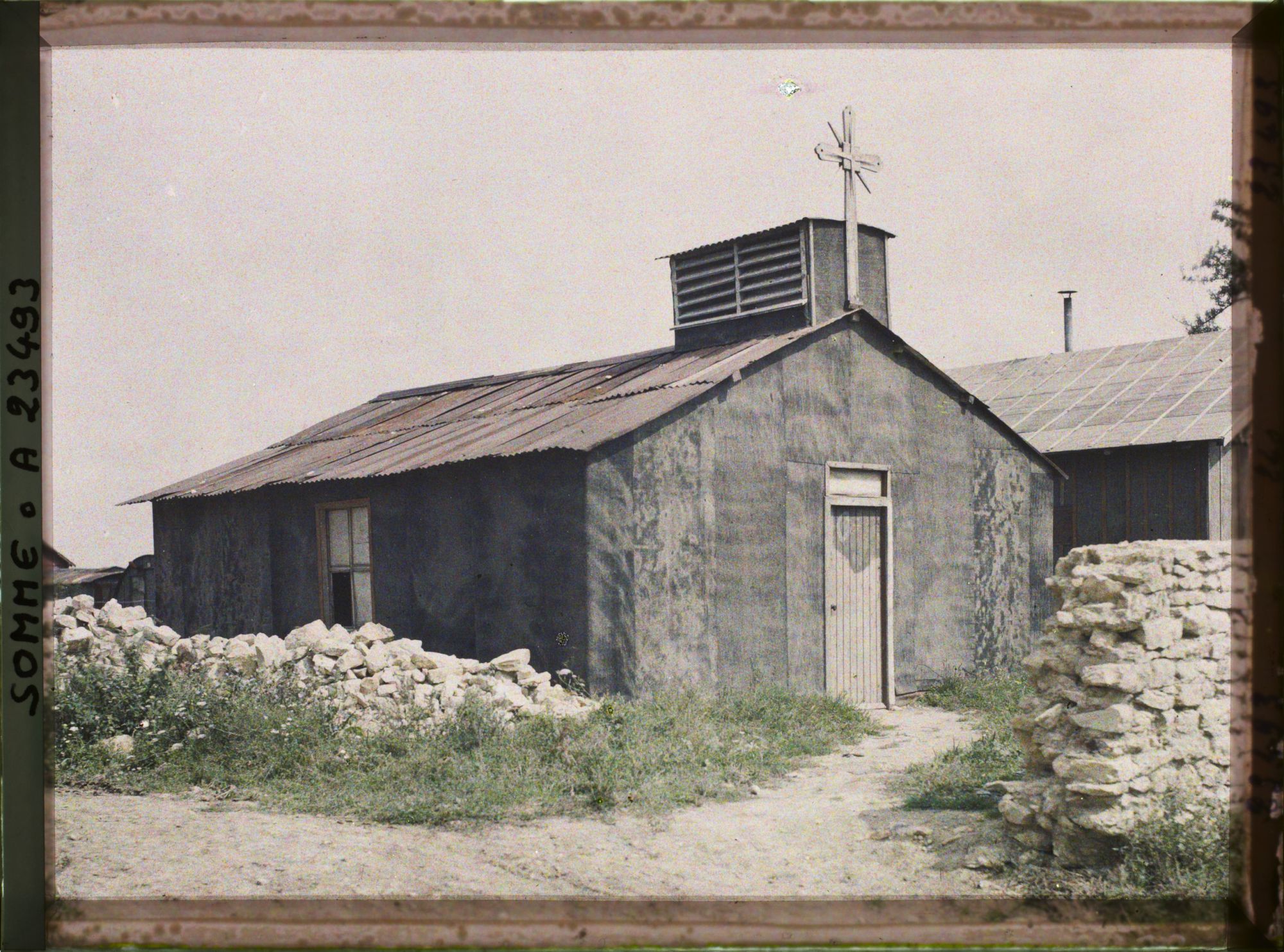 Image représentant France, Villers Carbonnel, L'Eglise provisoire