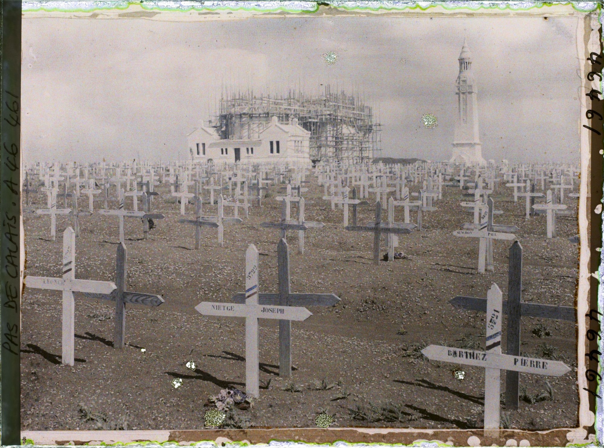 Image représentant France, Ne De de Lorette, Le Chapelle et le Cimetière
