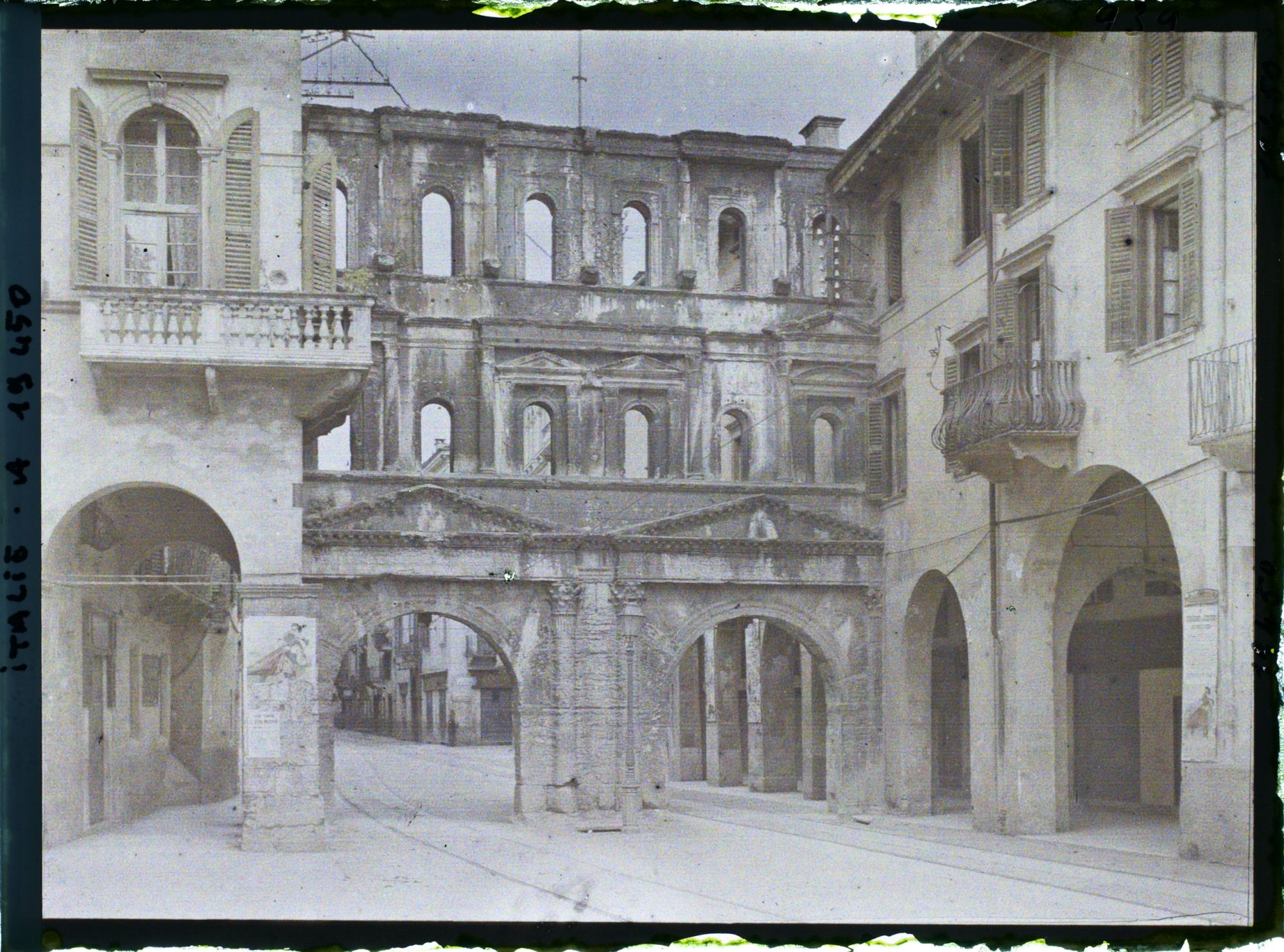 Image représentant Porte Borsari