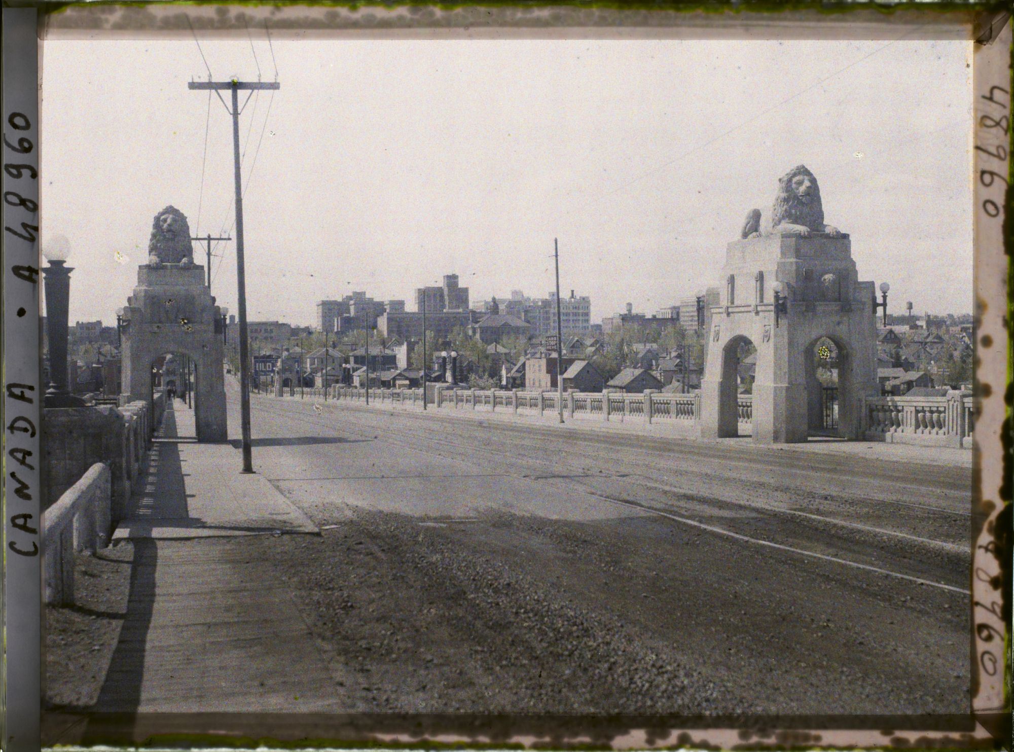Image représentant Canada, Calgary, Une vue prise du Gd Pont vers les buildingd
