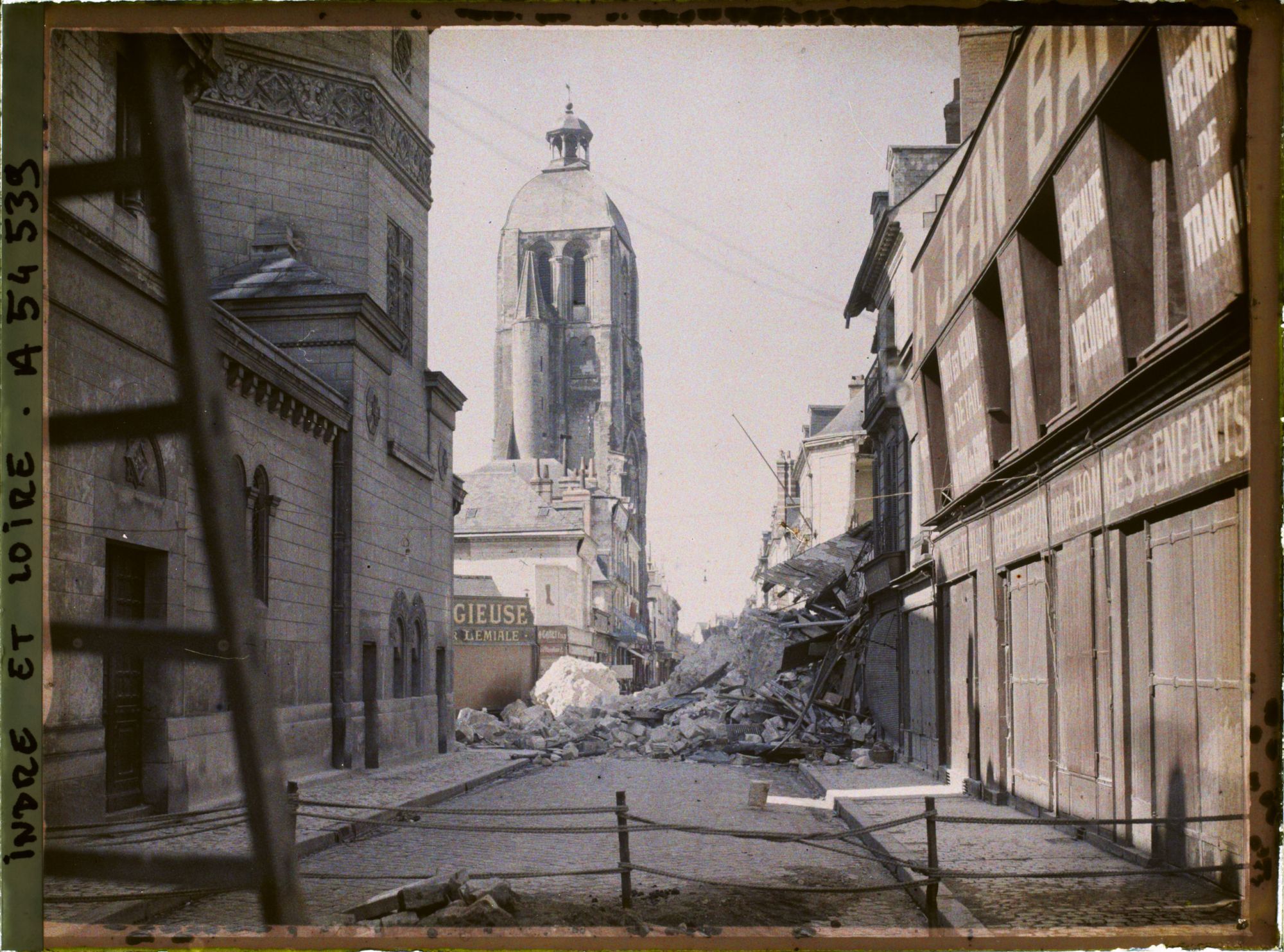 Image représentant Les dégâts après l'effondrement de la tour Charlemagne