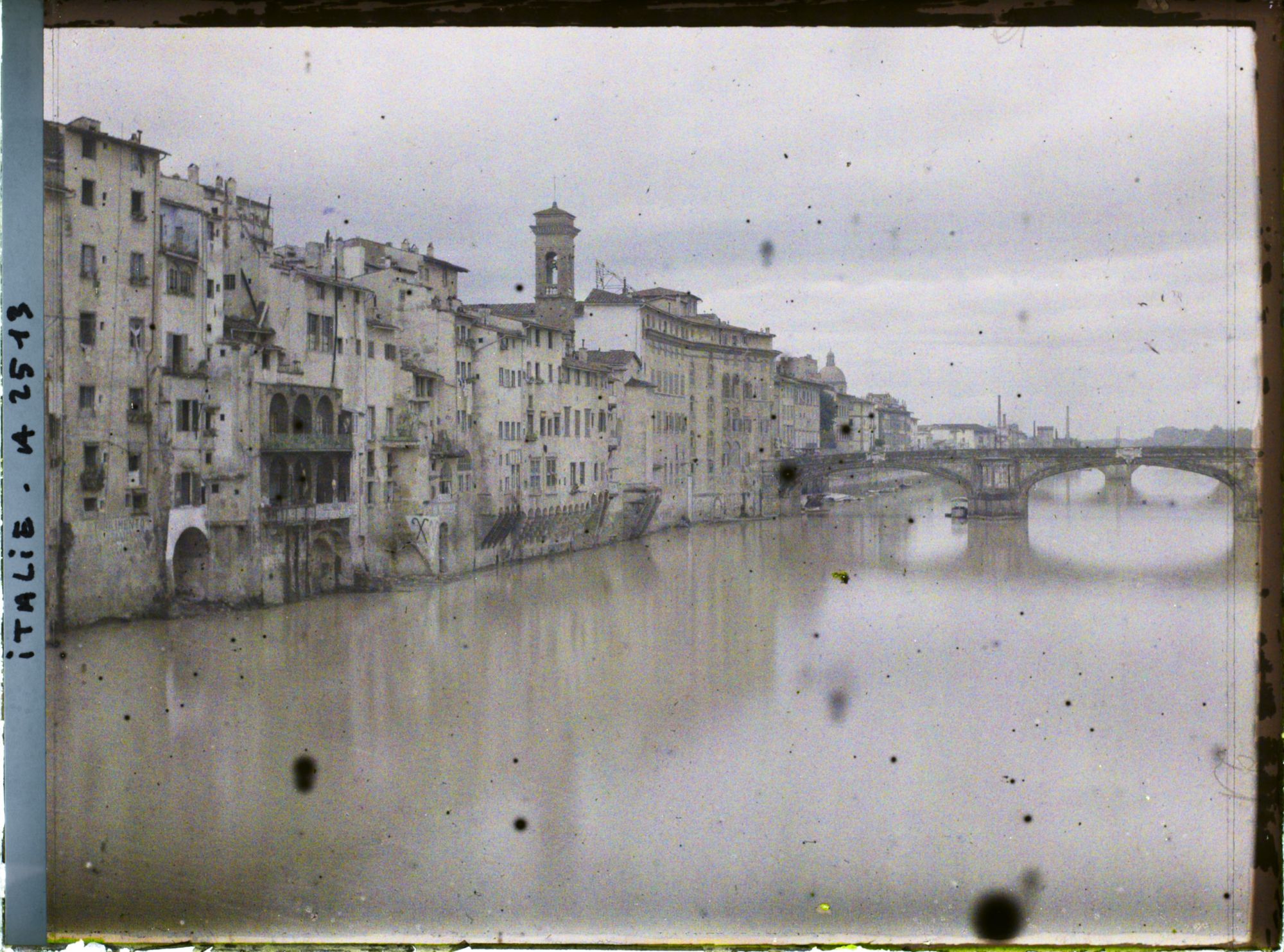 Image représentant Le lungarno et le ponte Santa Trinità