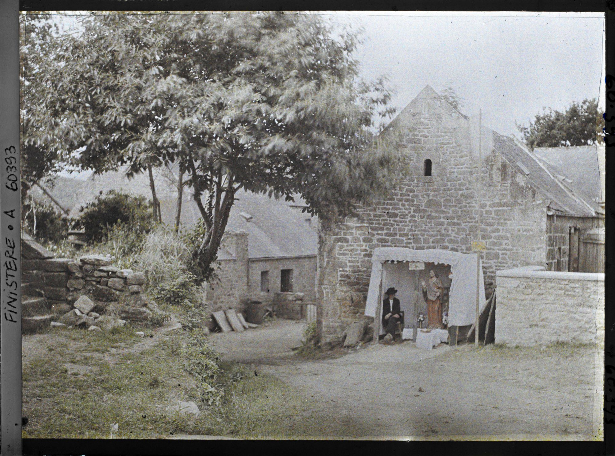 Image représentant Le reposoir de saint Guénolé sur le parcours de la Grande Troménie