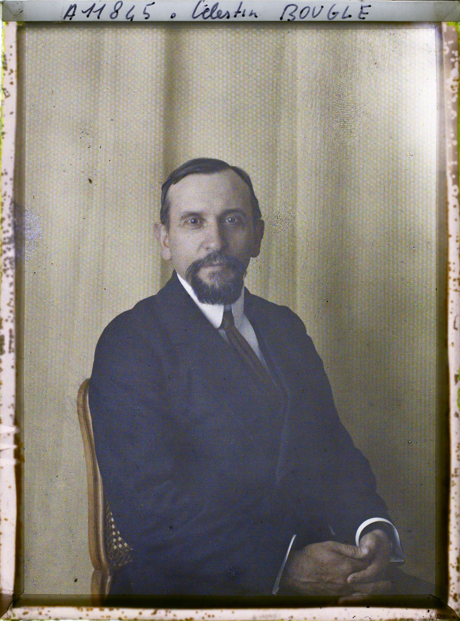 Image représentant Monsieur  https://musee-albert-kahn.s-museum.fr/home/NWQ2OTAwYzNmYjZlZTk1ZWQwODJmMjY4L2dlbmVyaWMtbm90aWNlLXRhYi9hdXRob3JpdHkvNjE3YTc5ZjVjZjhiODk2OGIzMzM3ZDIx/5d6900c3fb6ee95ed082f268/generic-notice-tab/authority/617a79ebcf8b8968b3336645 Célestin Bouglé