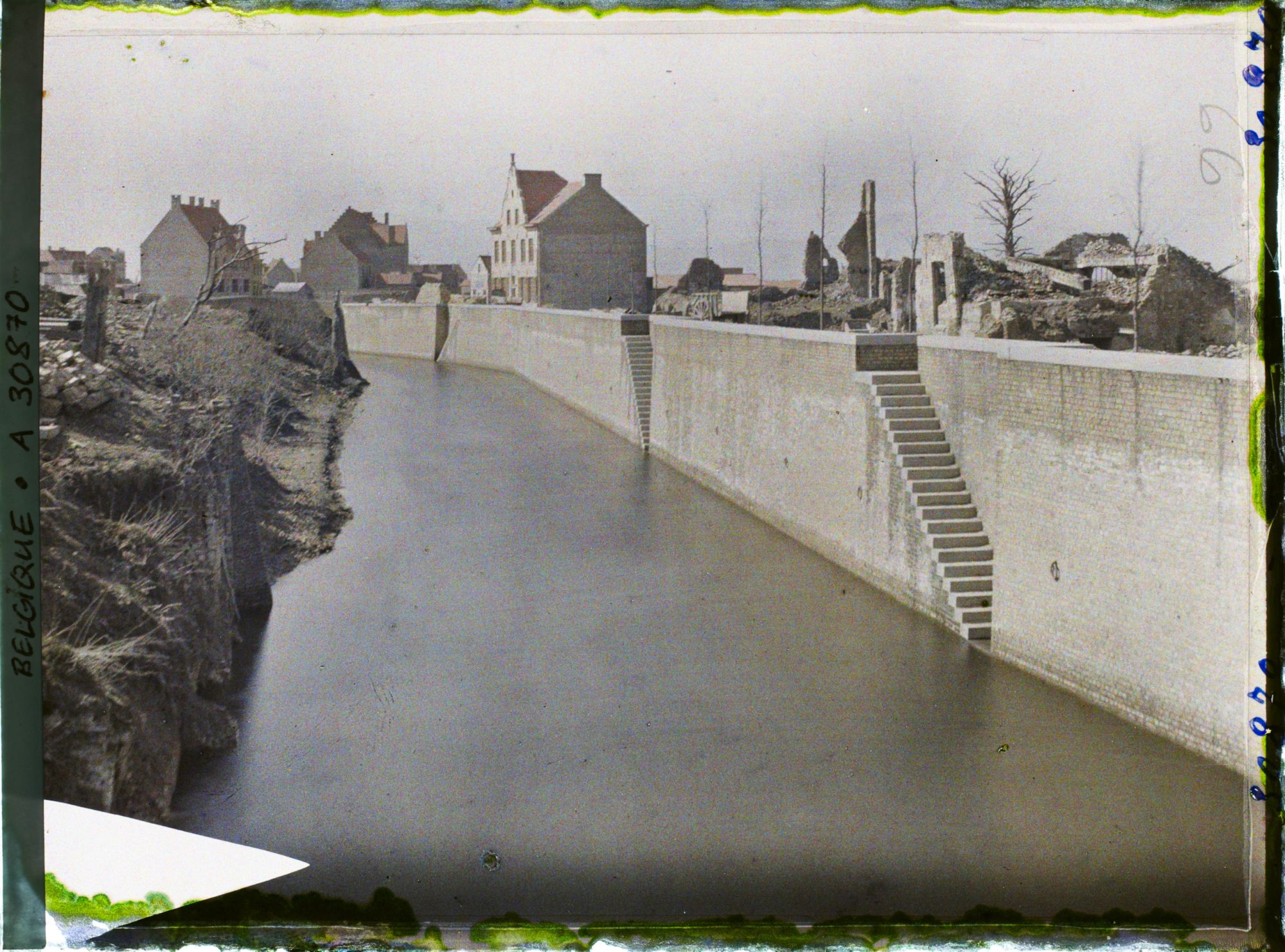 Image représentant Belgique, Dixmude, Le Canal réfectionné