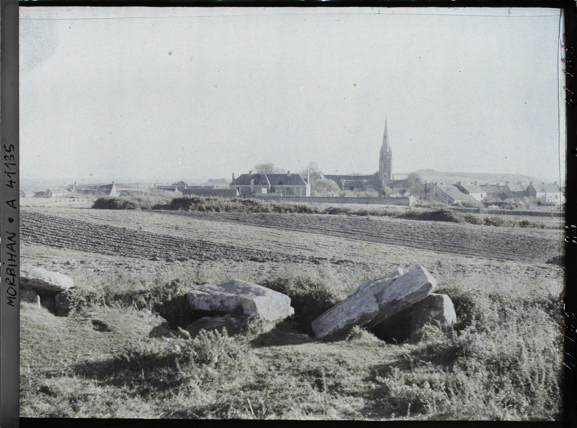 Image représentant Le village d'Arzon avec l'église Notre-Dame-de-l'Assomption
