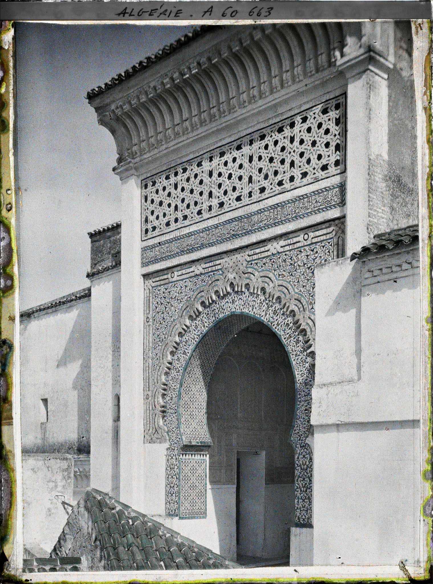 Image représentant La porte de la mosquée de Sidi Bou Medine