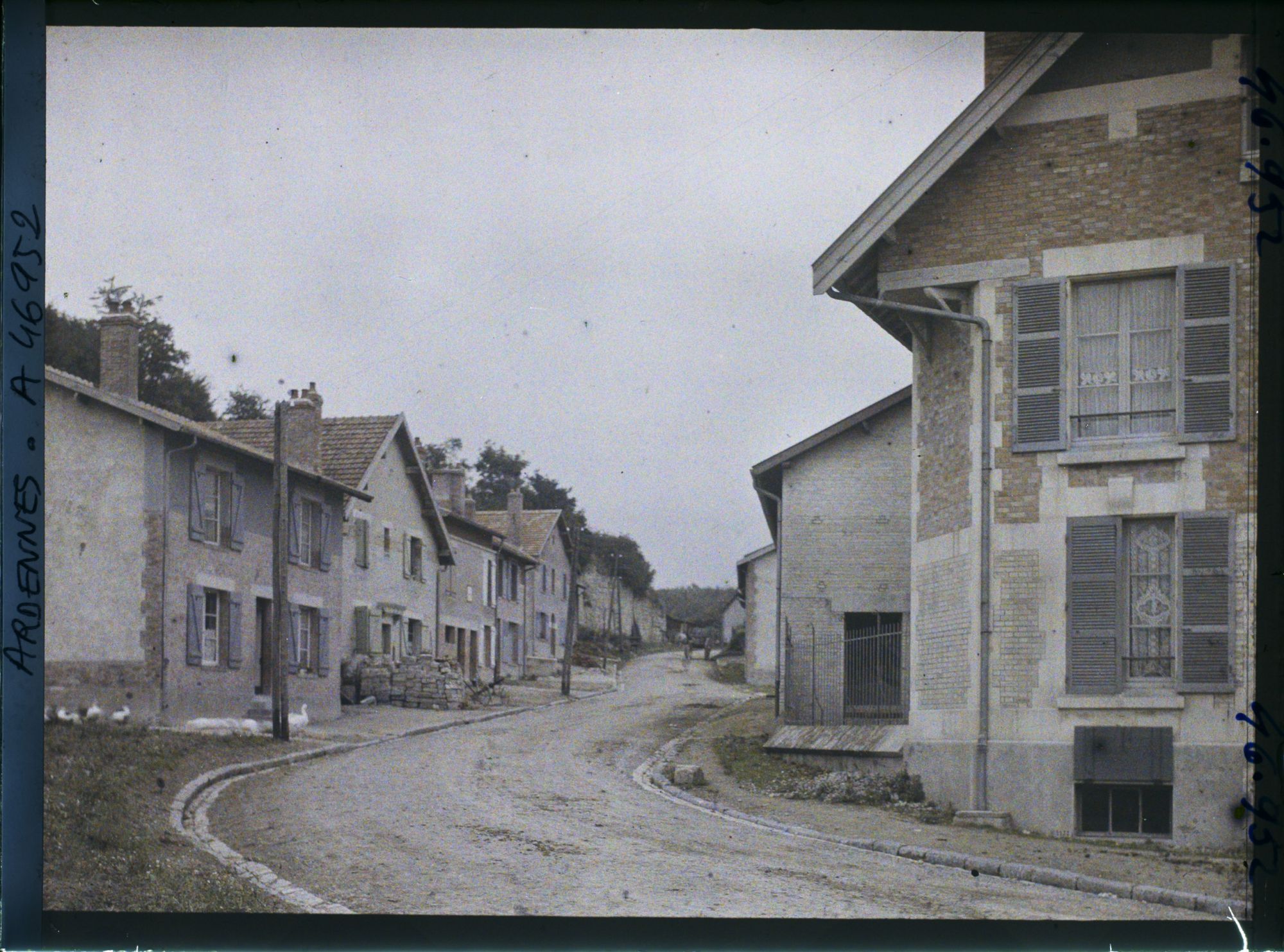 Image représentant France, Condé les Autry Ardennes (260 h), Sortie de Condé-lès-Autry (Diron Binarville)
