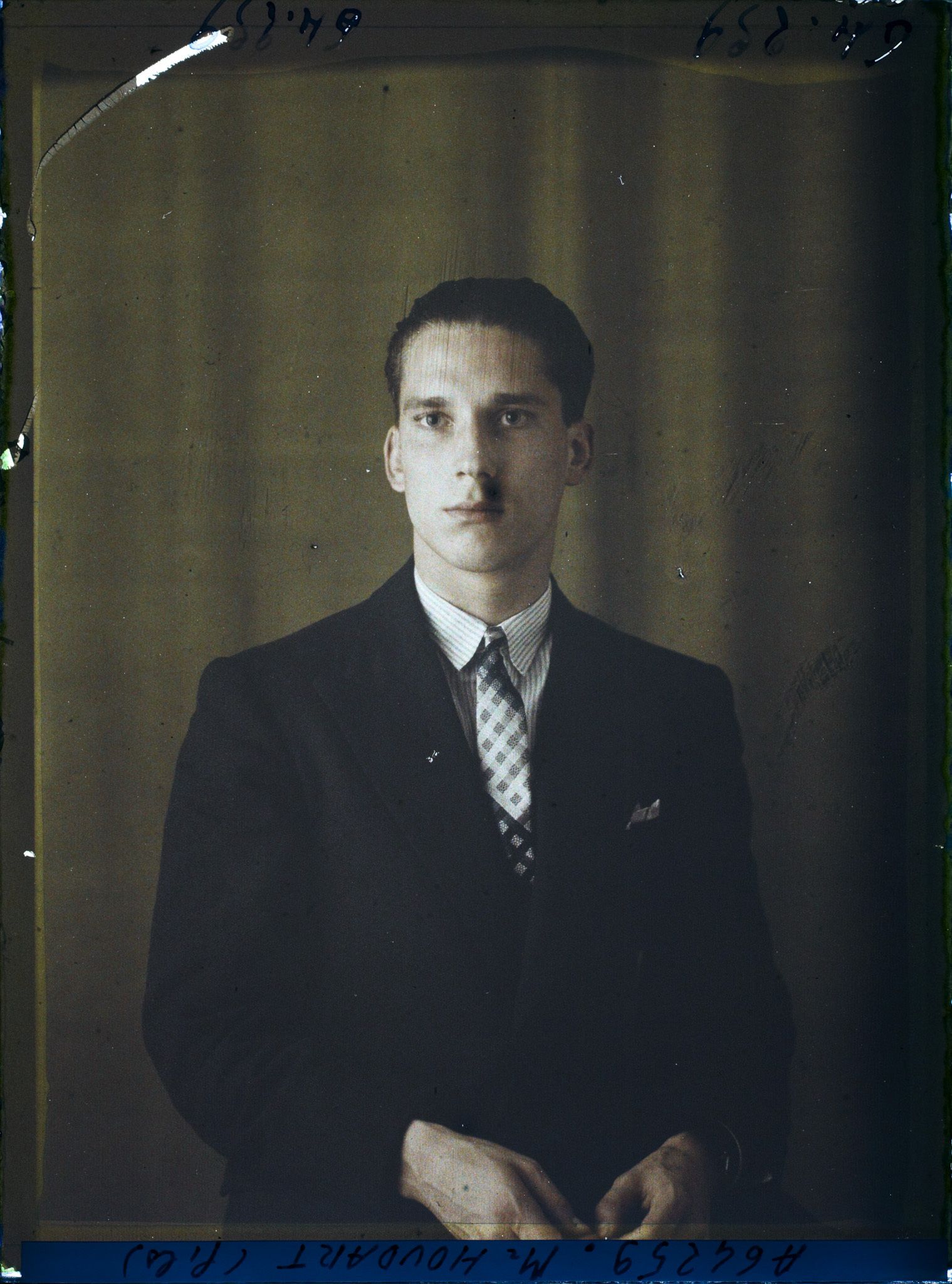 Image représentant https://musee-albert-kahn.s-museum.fr/home/NWQ2OTAwYzNmYjZlZTk1ZWQwODJmMjY4L2dlbmVyaWMtbm90aWNlLXRhYi9hdXRob3JpdHkvNjE3YTc5ZjVjZjhiODk2OGIzMzM3ZDIx/5d6900c3fb6ee95ed082f268/generic-notice-tab/authority/617a79ebcf8b8968b3336f1b Monsieur Houdart fils