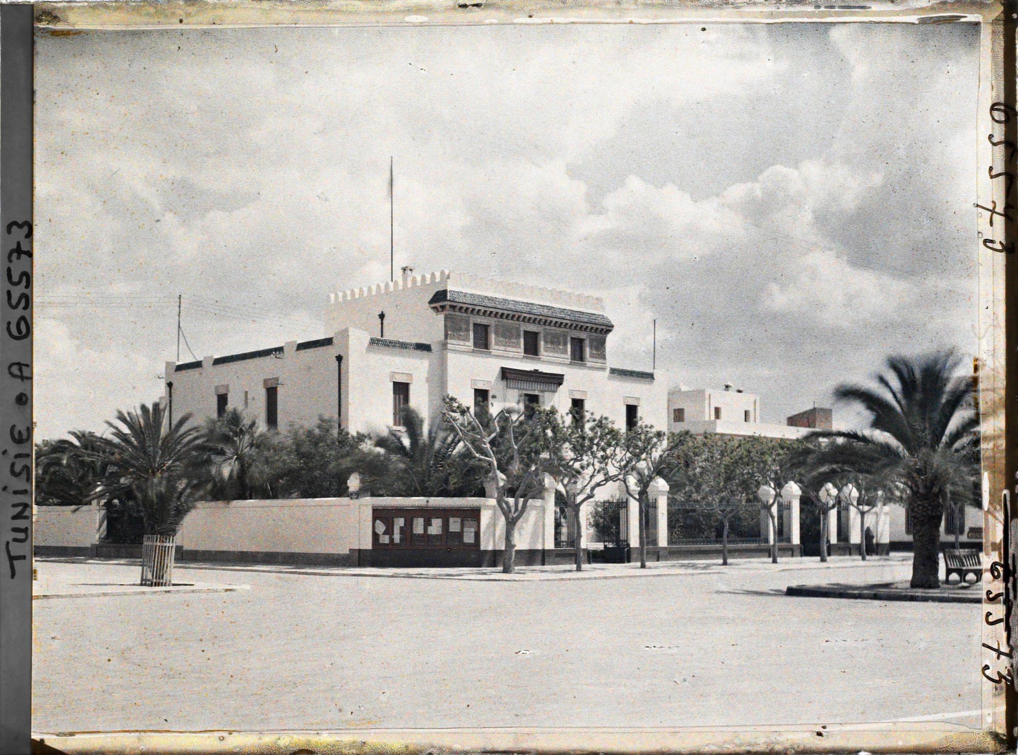 Image représentant Le bâtiment du contrôle civil