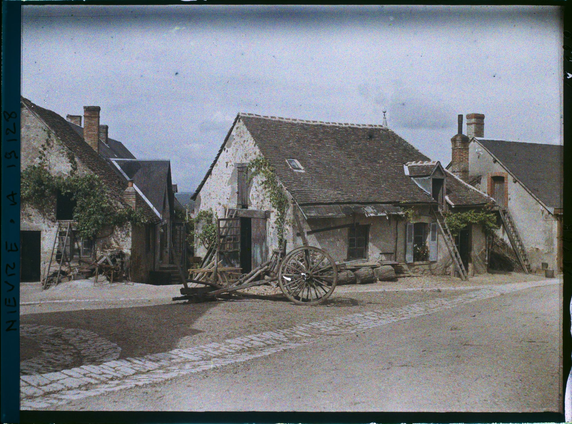 Image représentant Une rue près de l'église